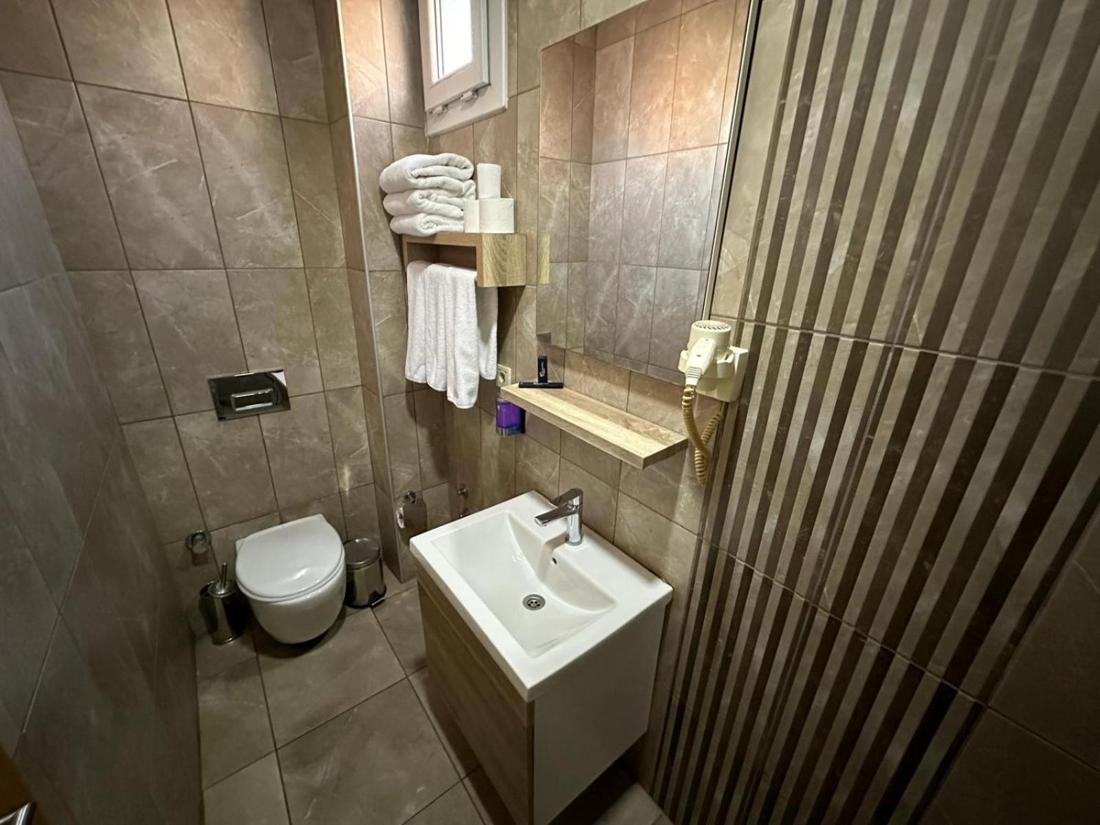 Economy Double Room photo 2