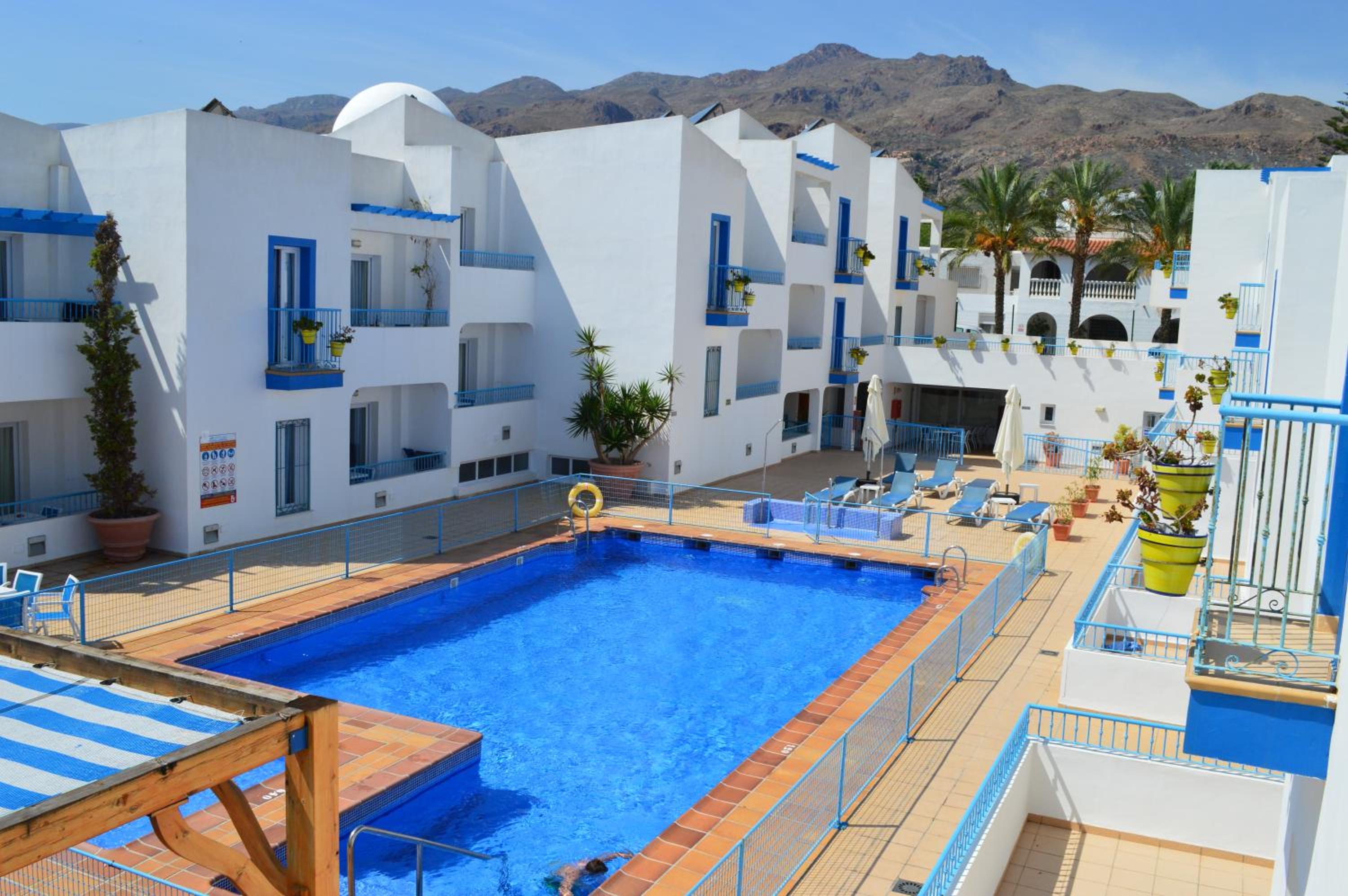 Double Room with Lounge and Terrace (3 Adults) photo 2