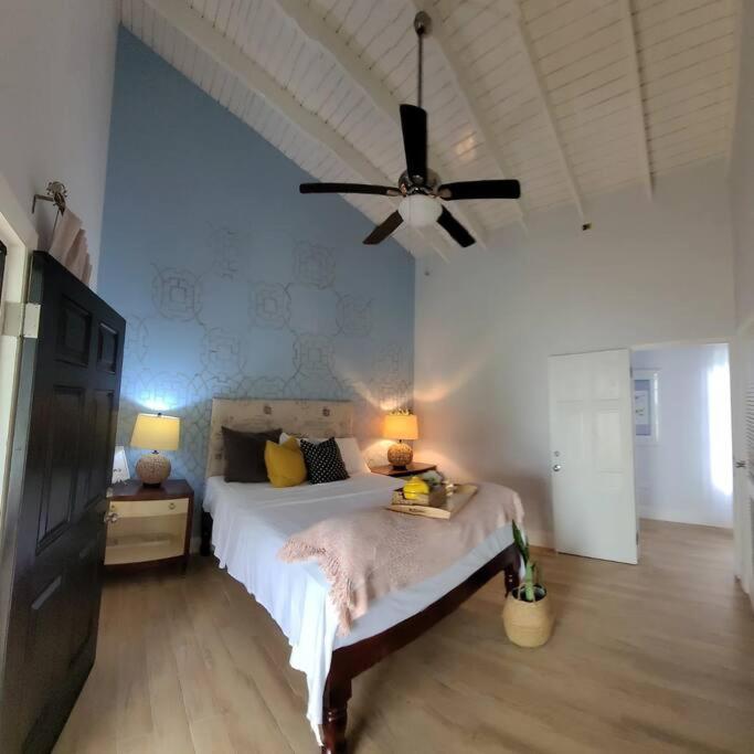 Three-Bedroom Villa photo 1