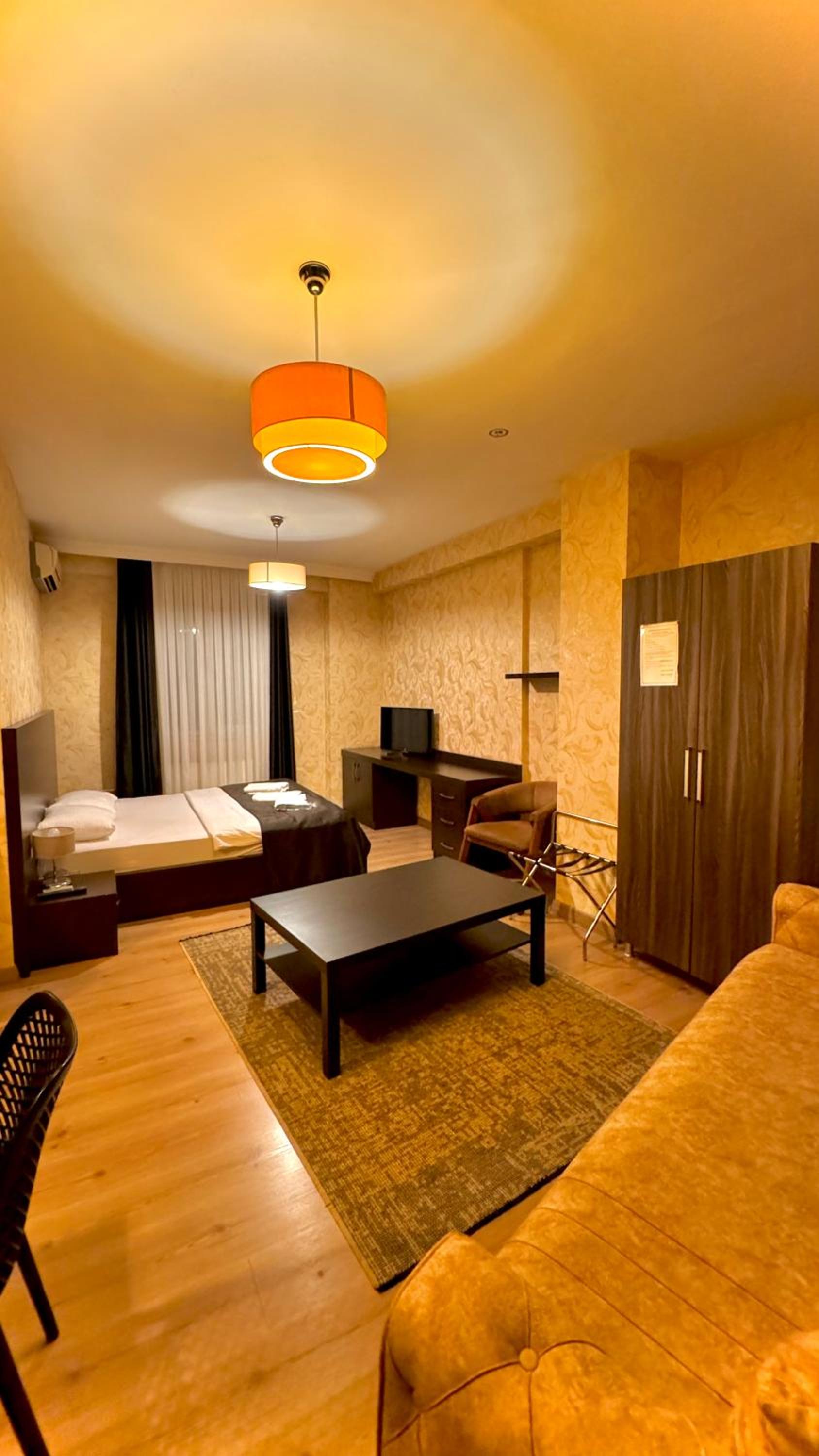Deluxe Suite photo 3