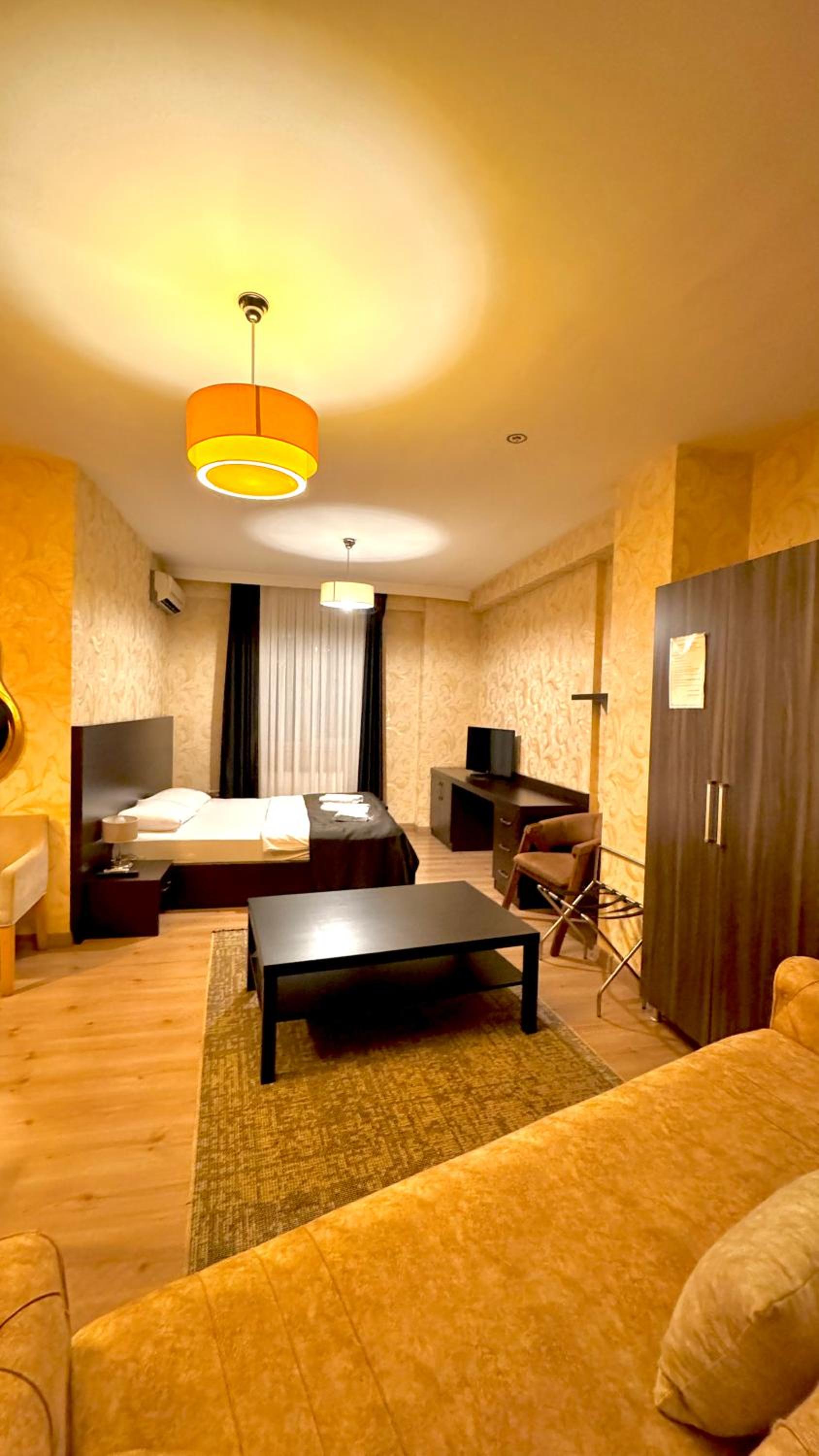 Deluxe Suite photo 2