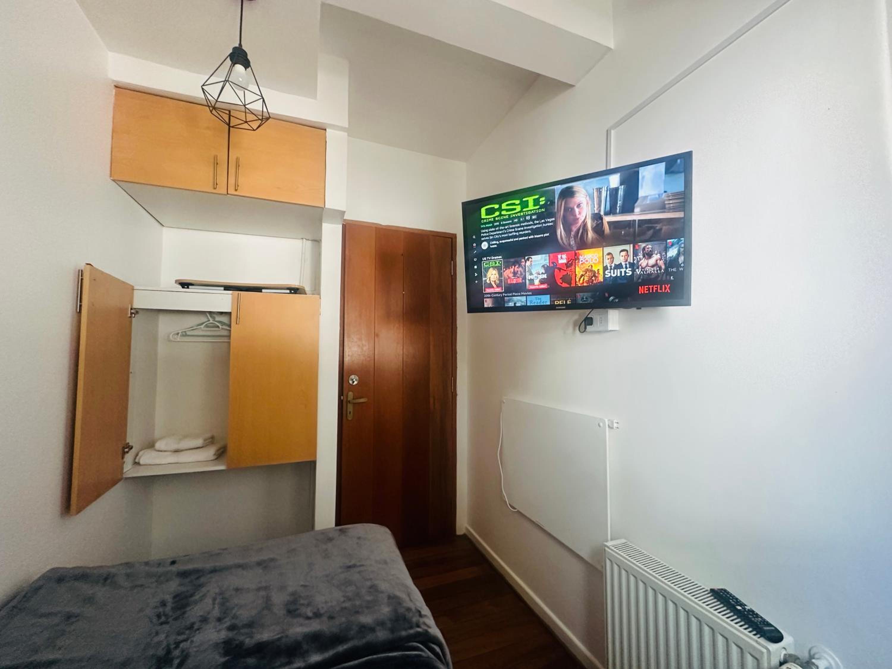 Single Room with Private Bathroom photo 3
