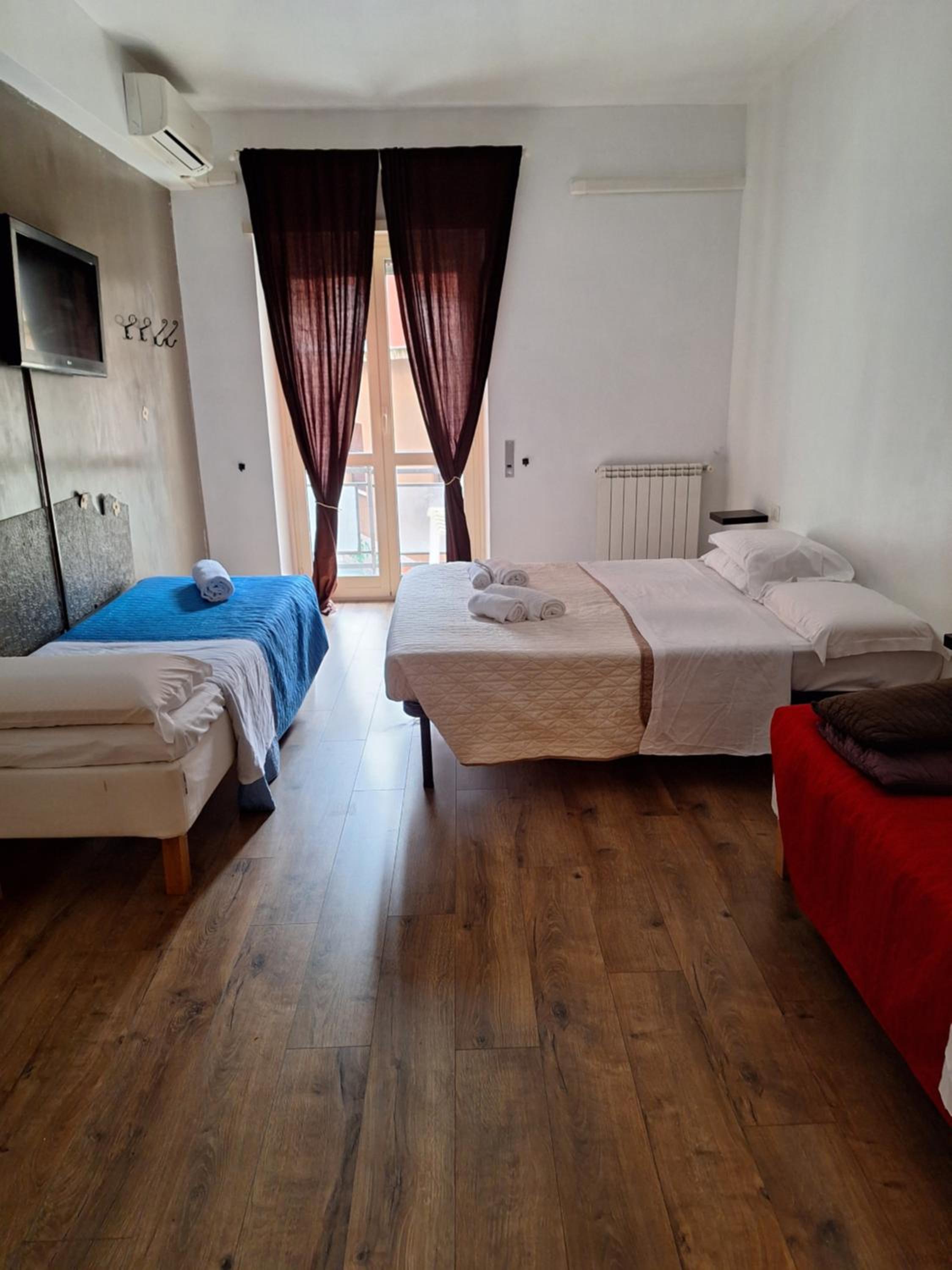 Quadruple Room with Private External Bathroom