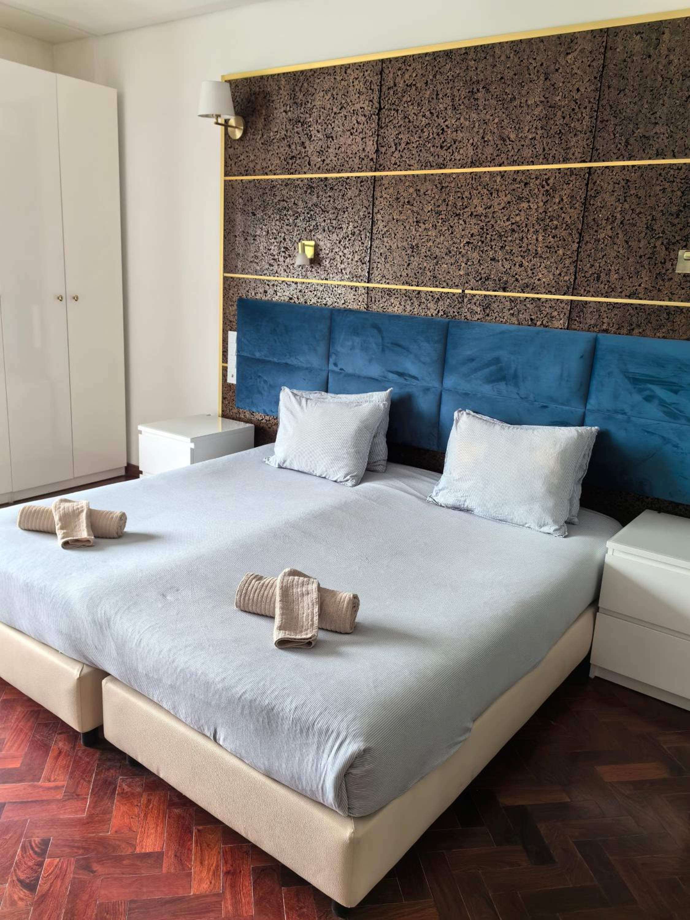 Queen Room with Balcony photo 2