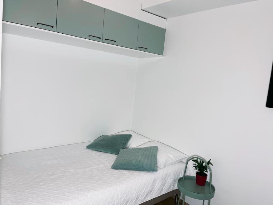 One-Bedroom Apartment photo 3