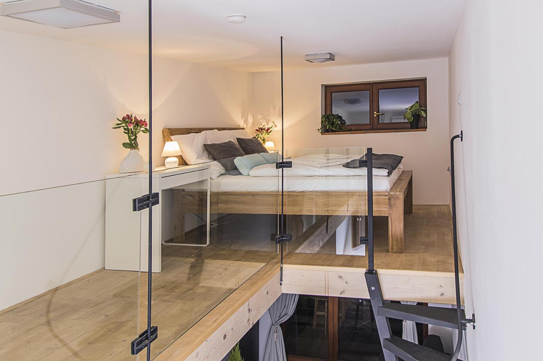Deluxe Double Room with Balcony - Photo 5