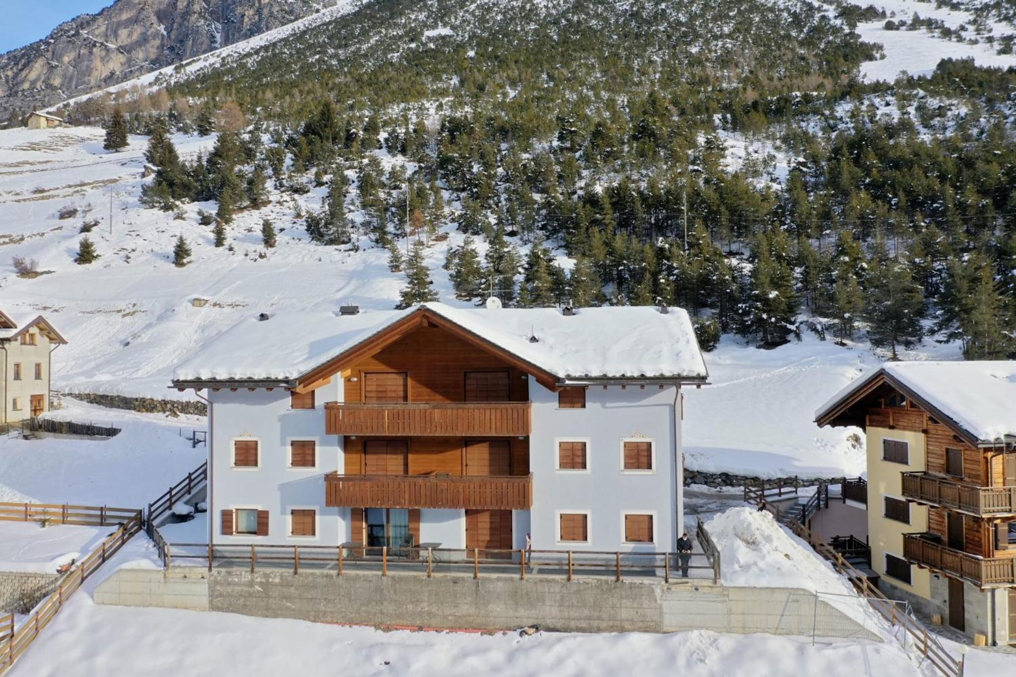 Two-Bedroom Apartment with Garden View photo 3