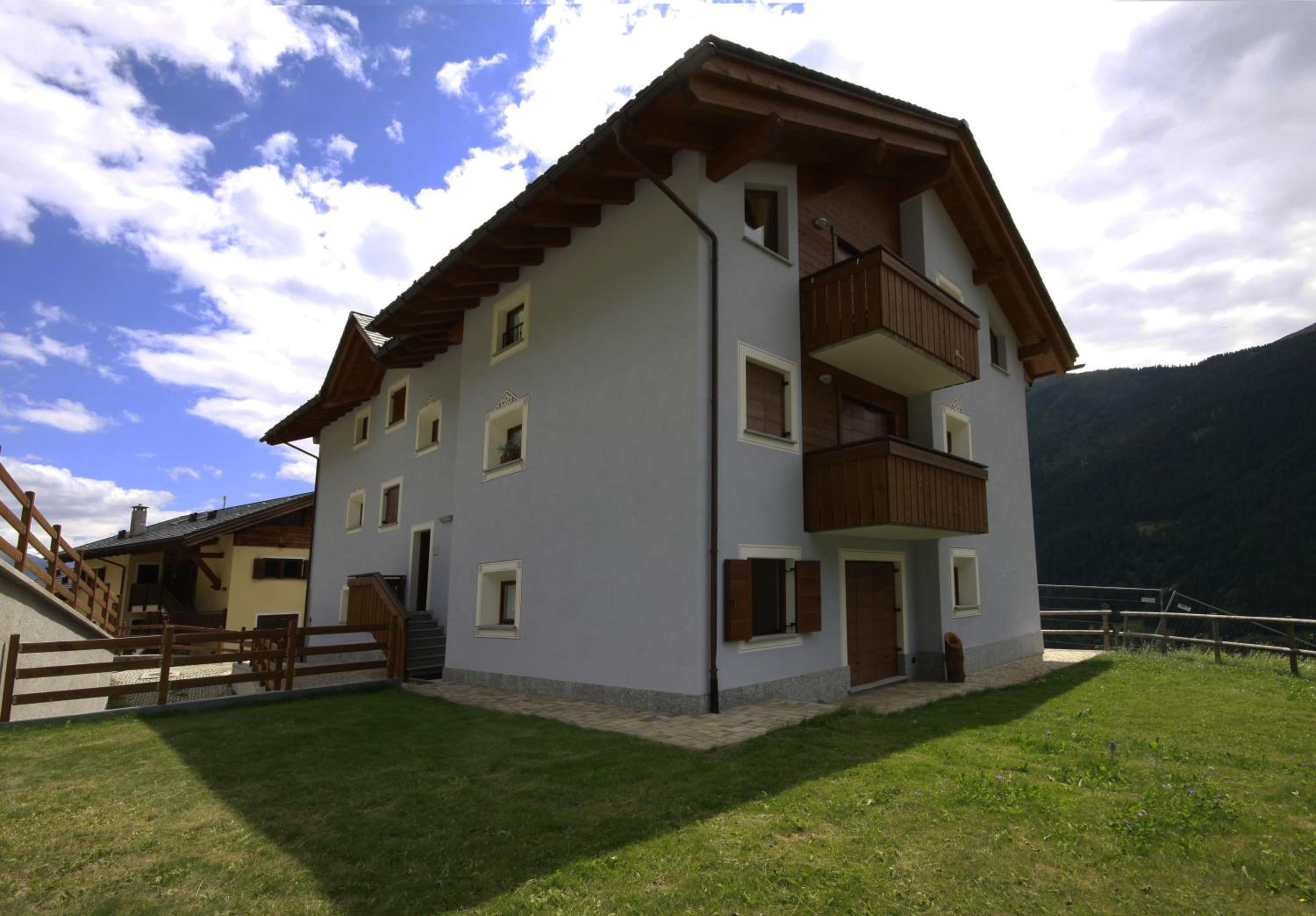 Two-Bedroom Apartment with Garden View photo 2