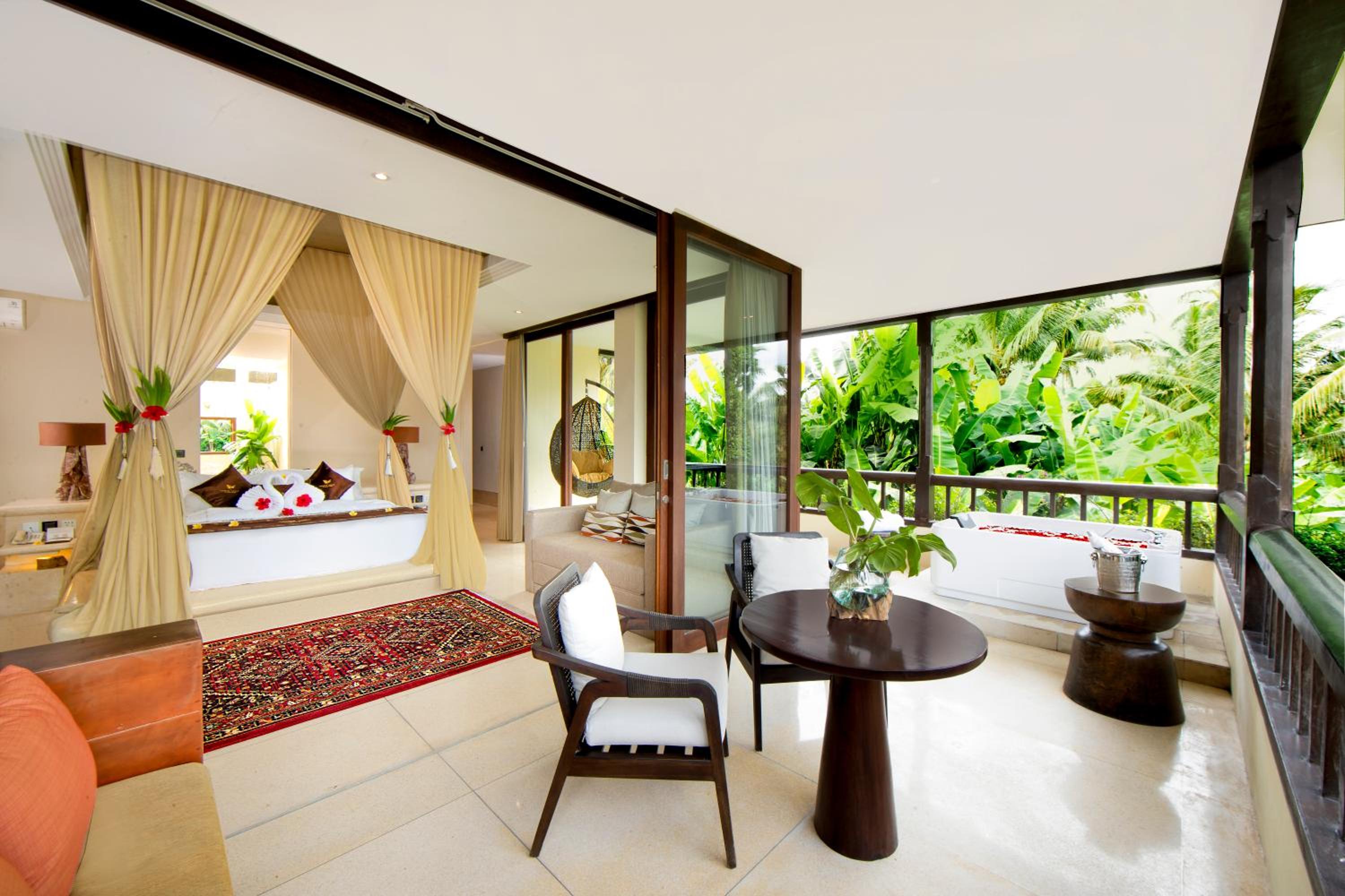 Jungle View Royal Suite with Free Daily Sunset Yoga and Afternoon Tea photo 1