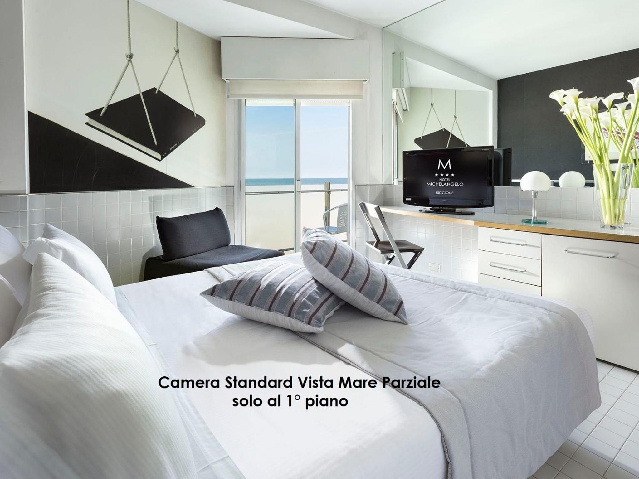 Standard Double or Twin Room with Partial Sea View