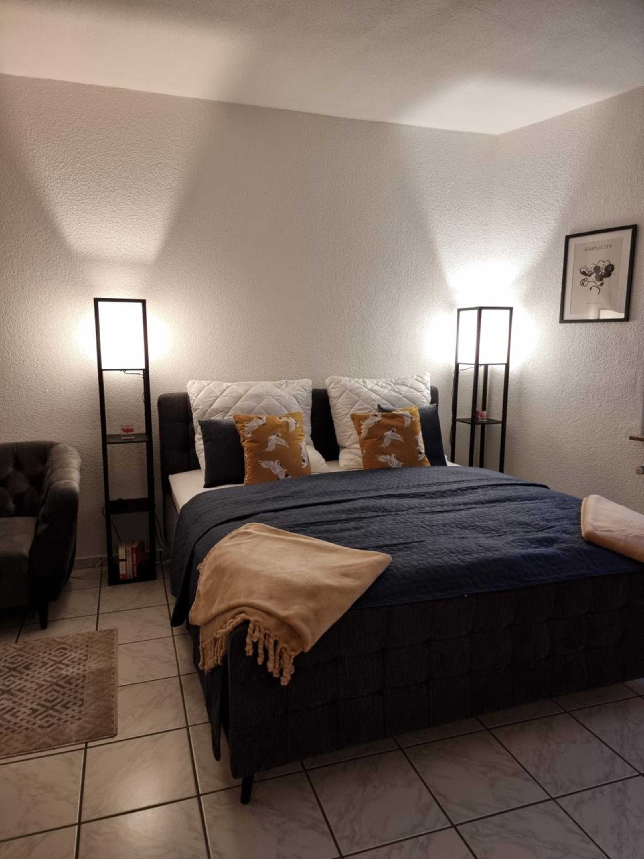 One-Bedroom Apartment photo 1