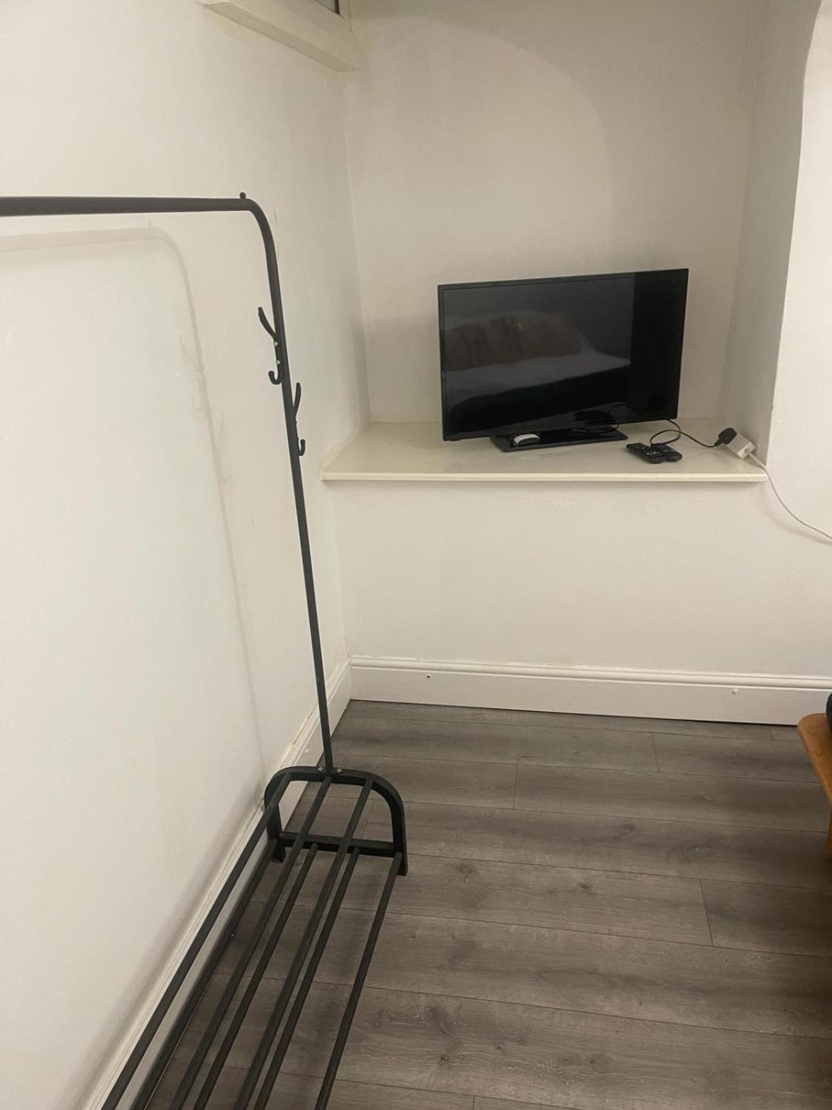 One-Bedroom Apartment photo 3
