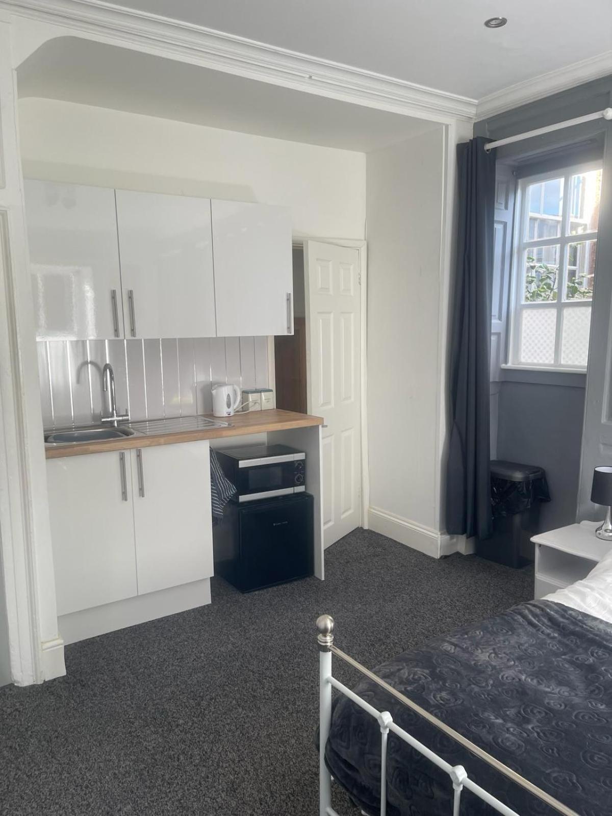 Studio Apartment photo 3