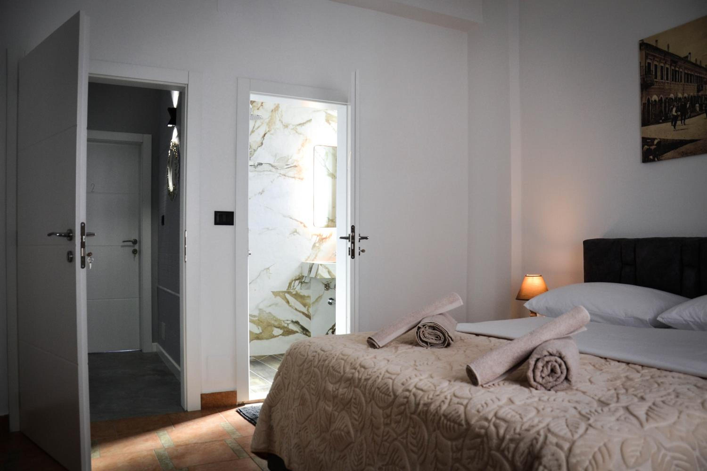 Double Room with Balcony photo 1
