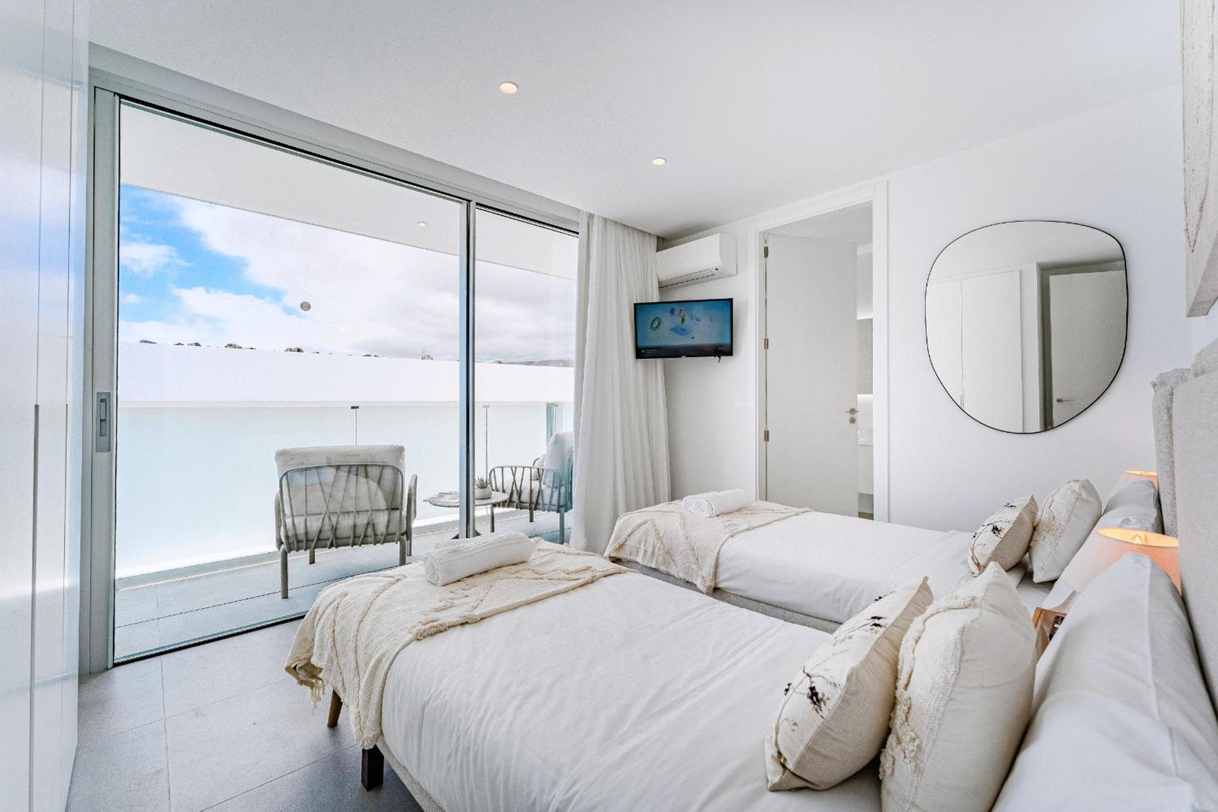 Three-Bedroom Villa photo 2