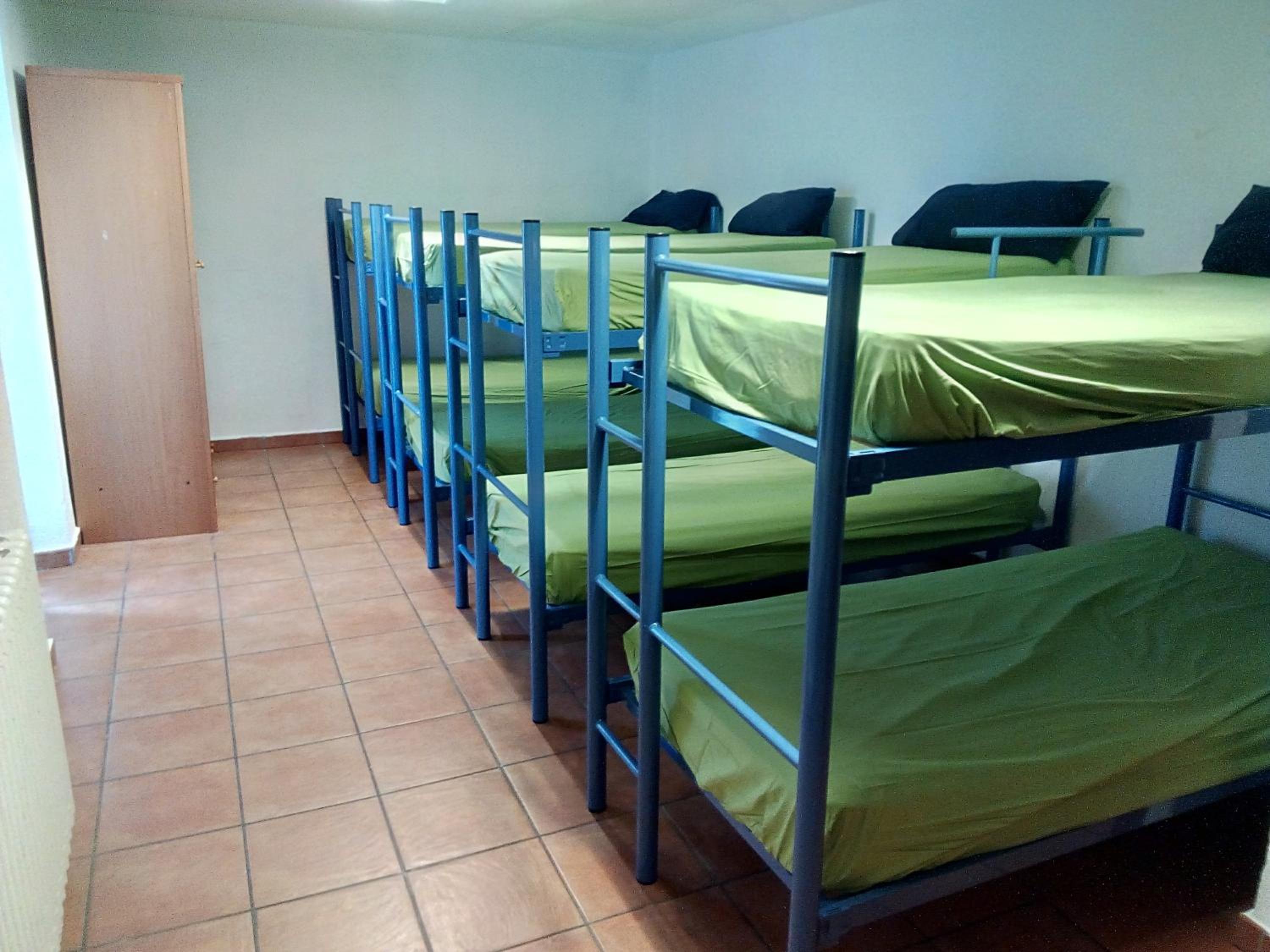 Habitación familiar con baño compartido (8 adultos)