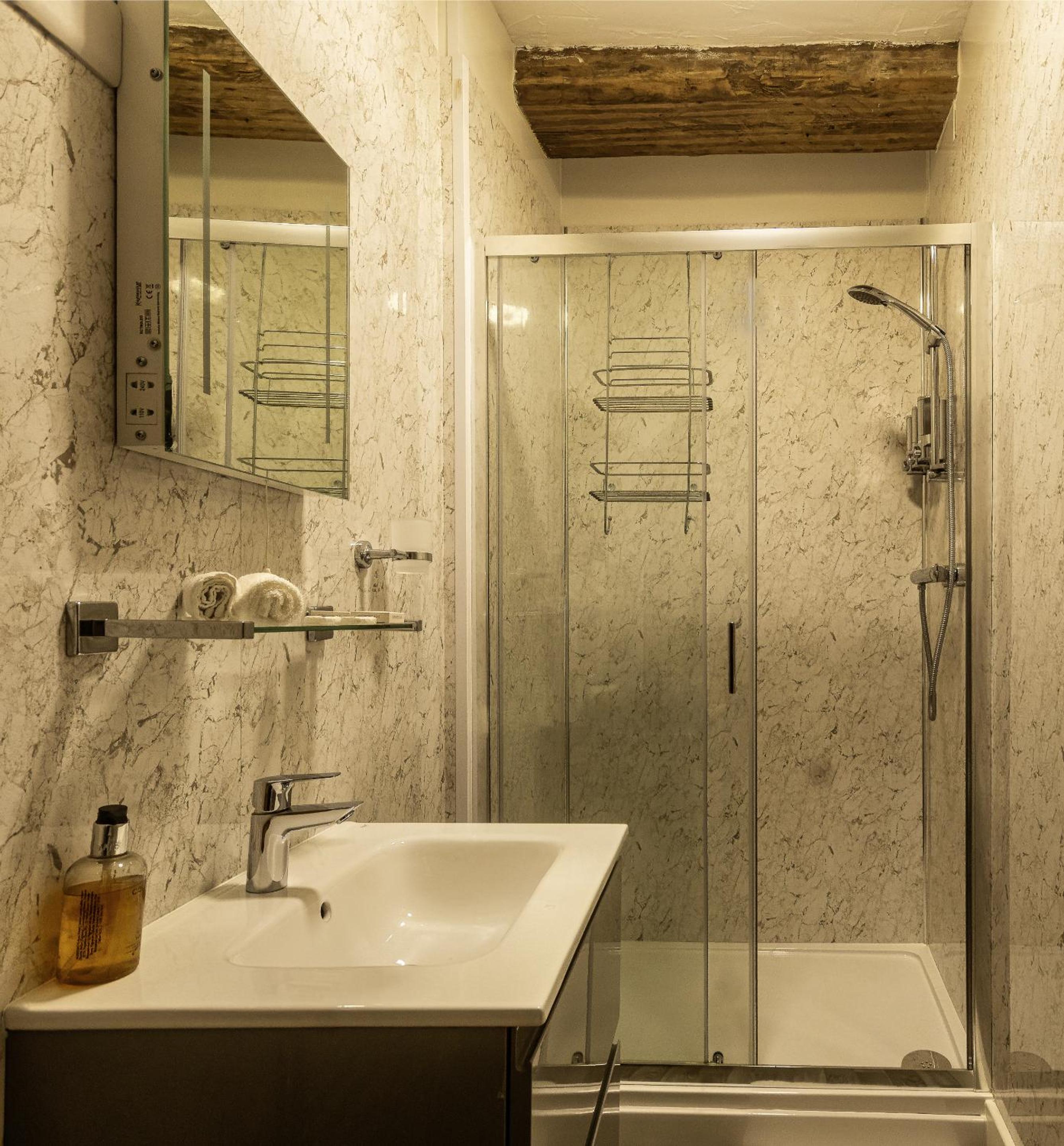 Single Room With Shower photo 3