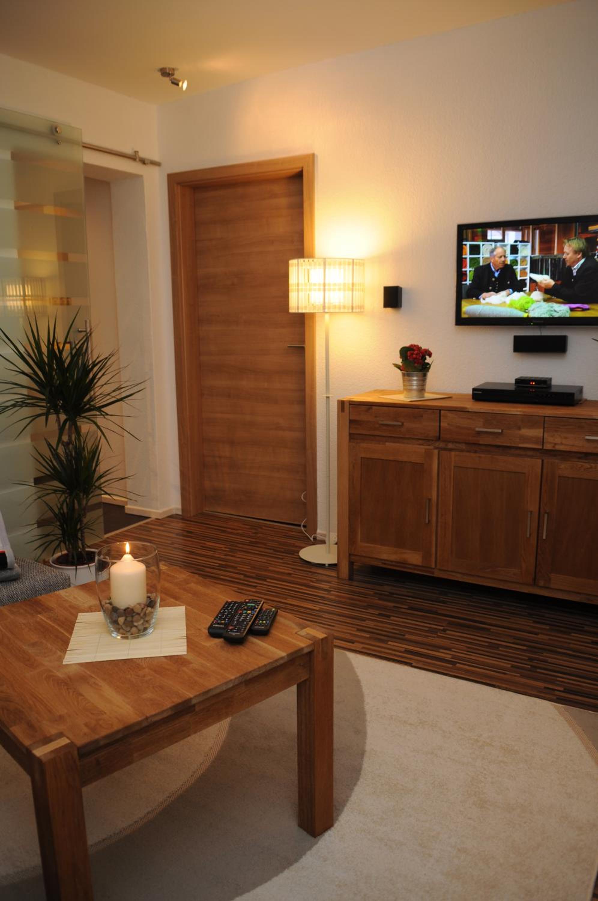 One-Bedroom Apartment photo 1