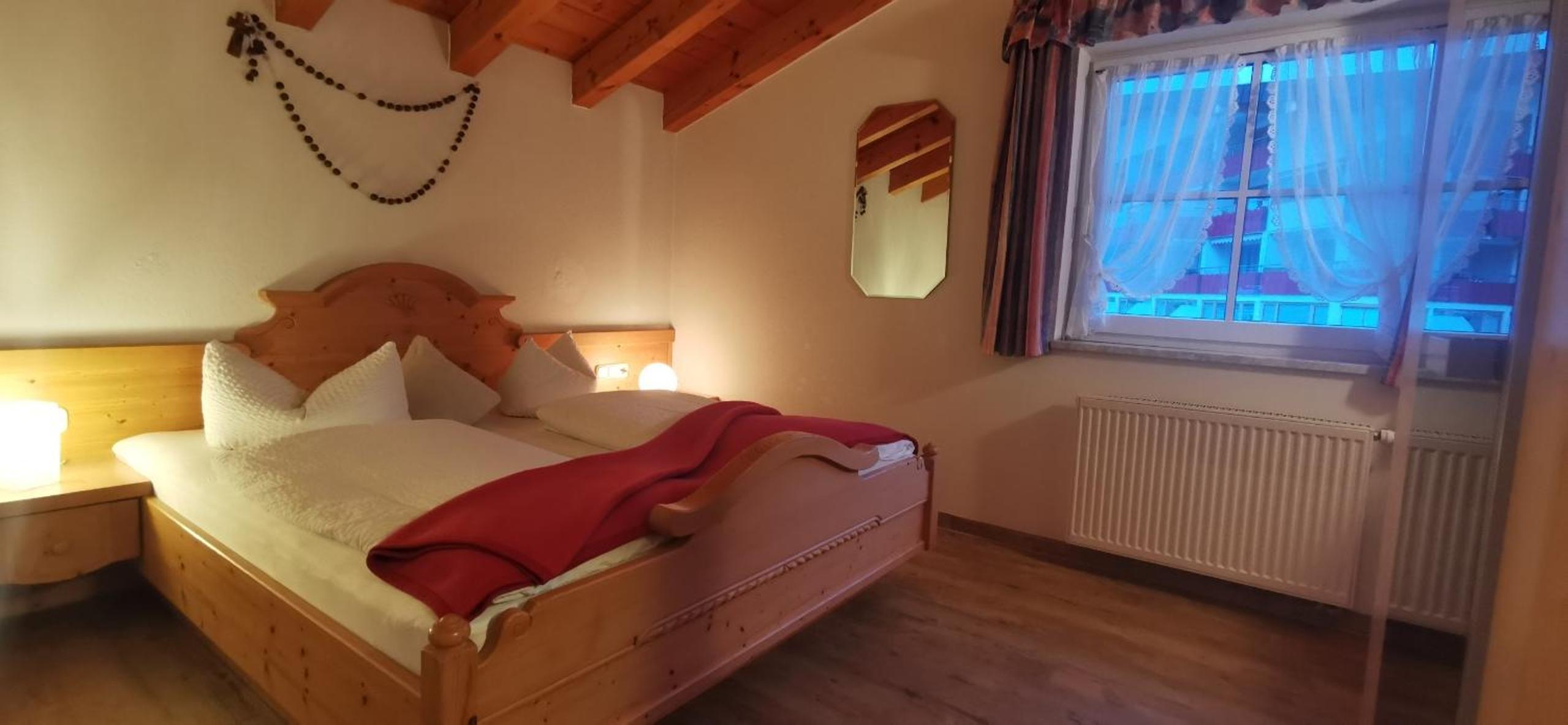 One-Bedroom Apartment with Balcony photo 2