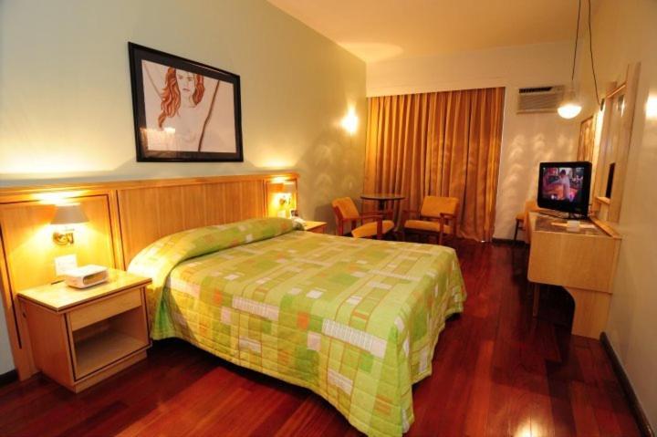 Deluxe Queen Room photo 2