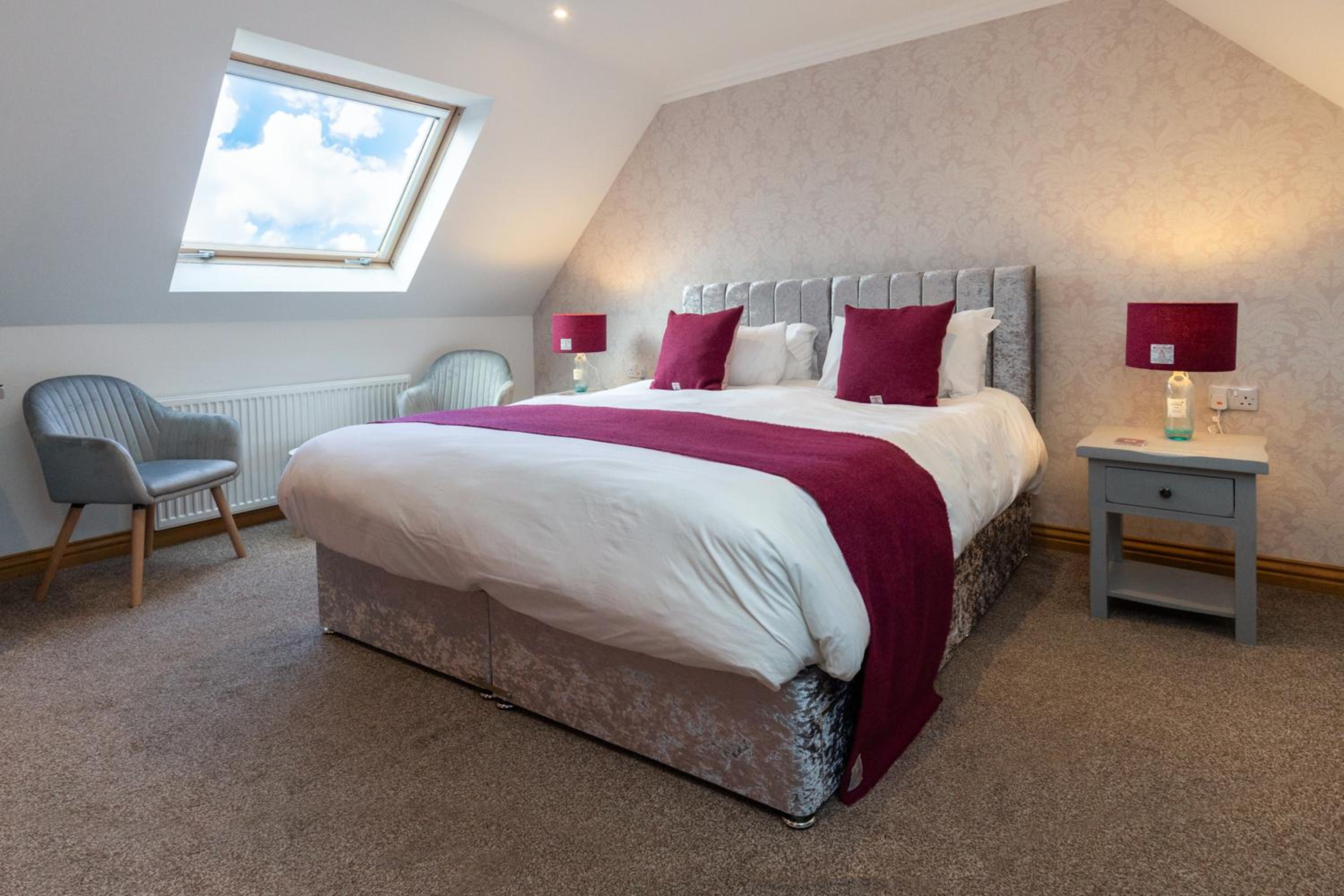 Superior Deluxe Double or Twin Room  photo 2
