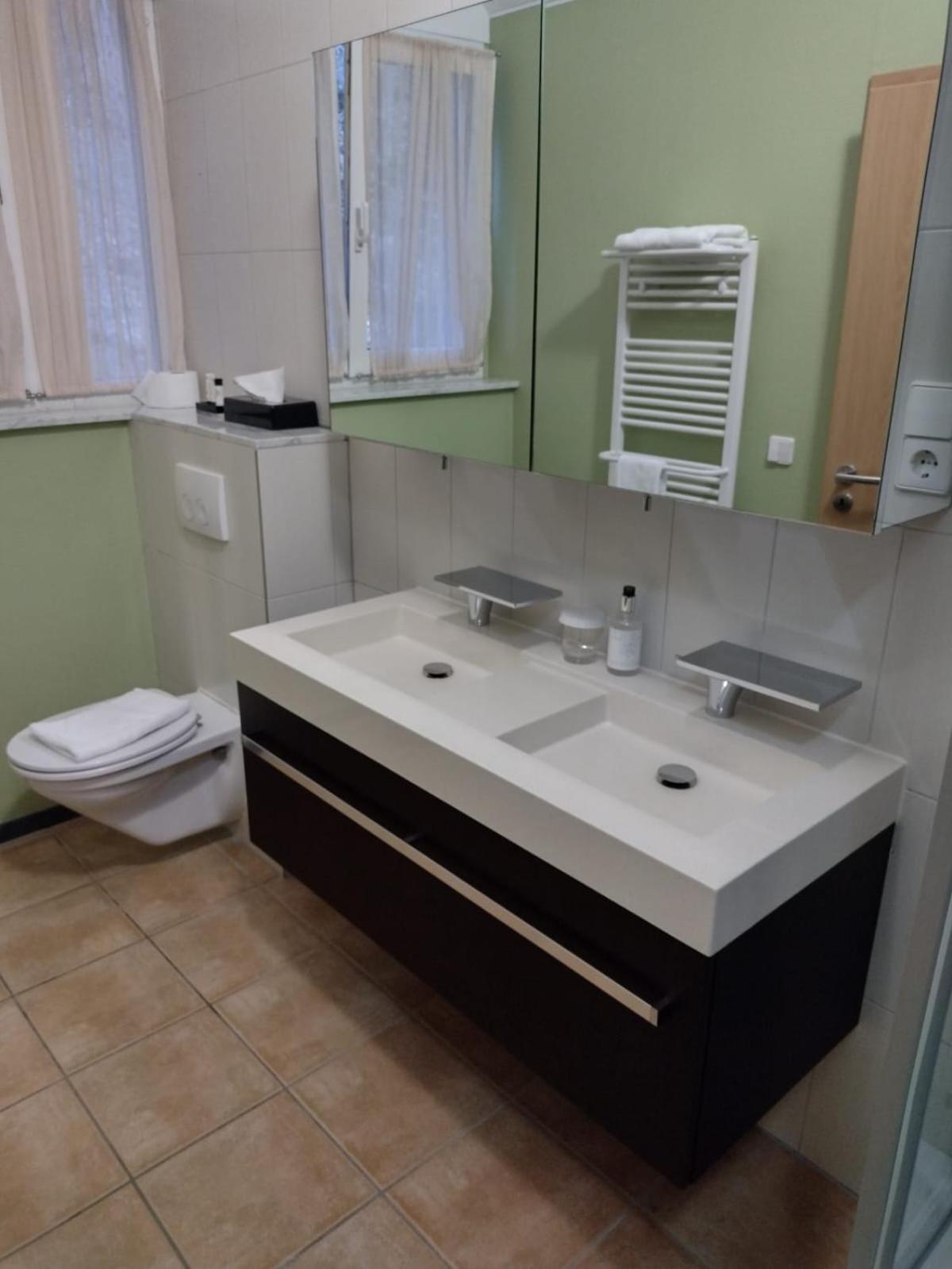 Double Room - Photo 6
