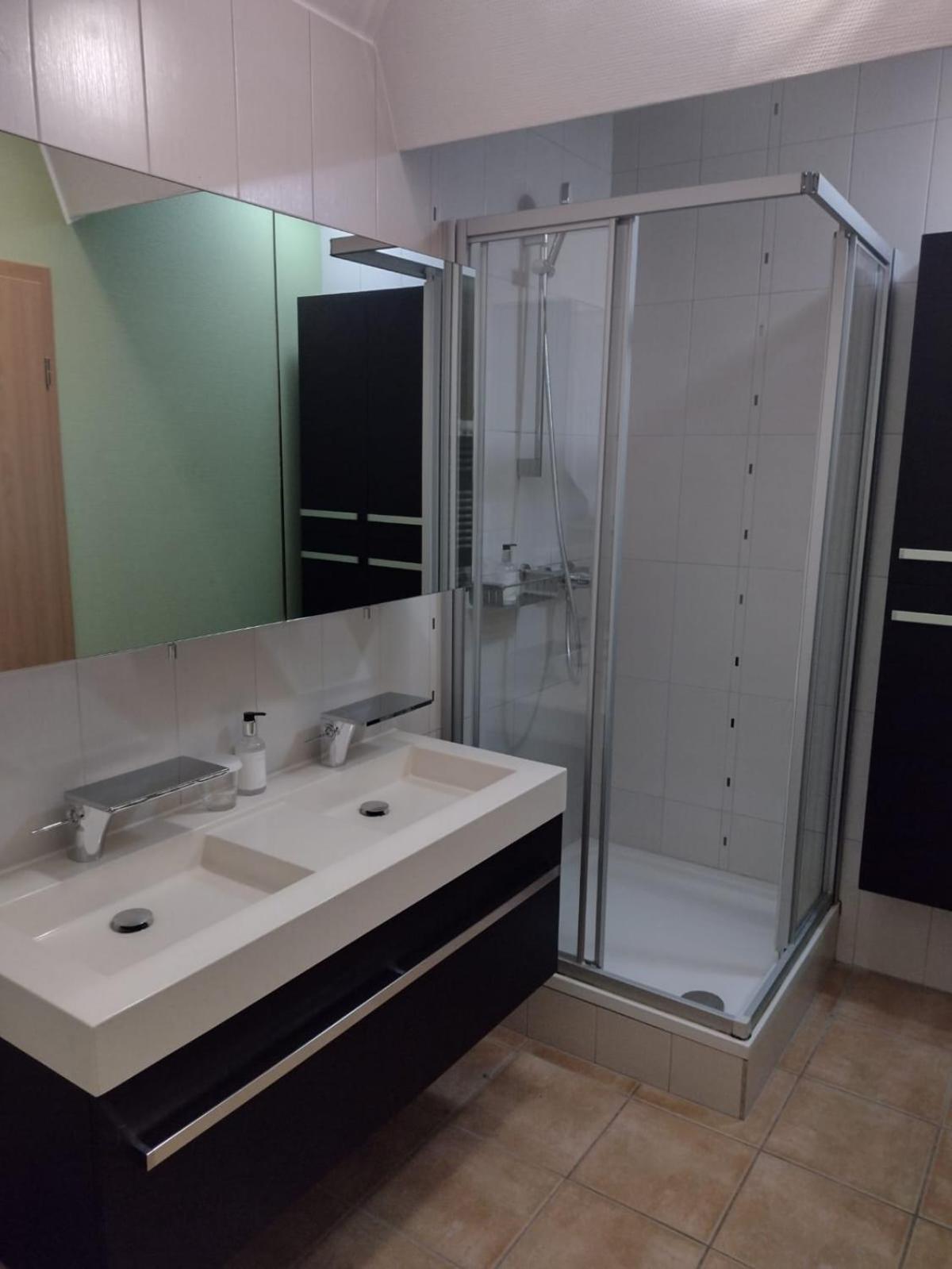 Double Room - Photo 8