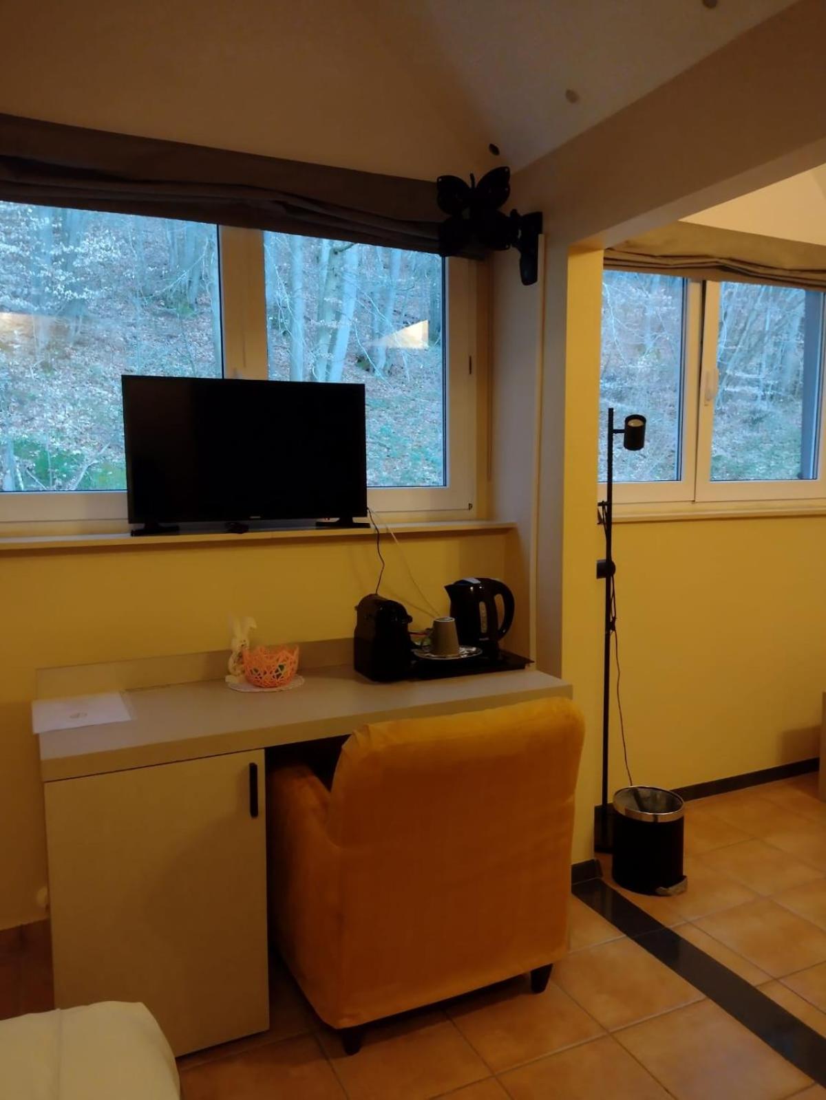 Double Room - Photo 5