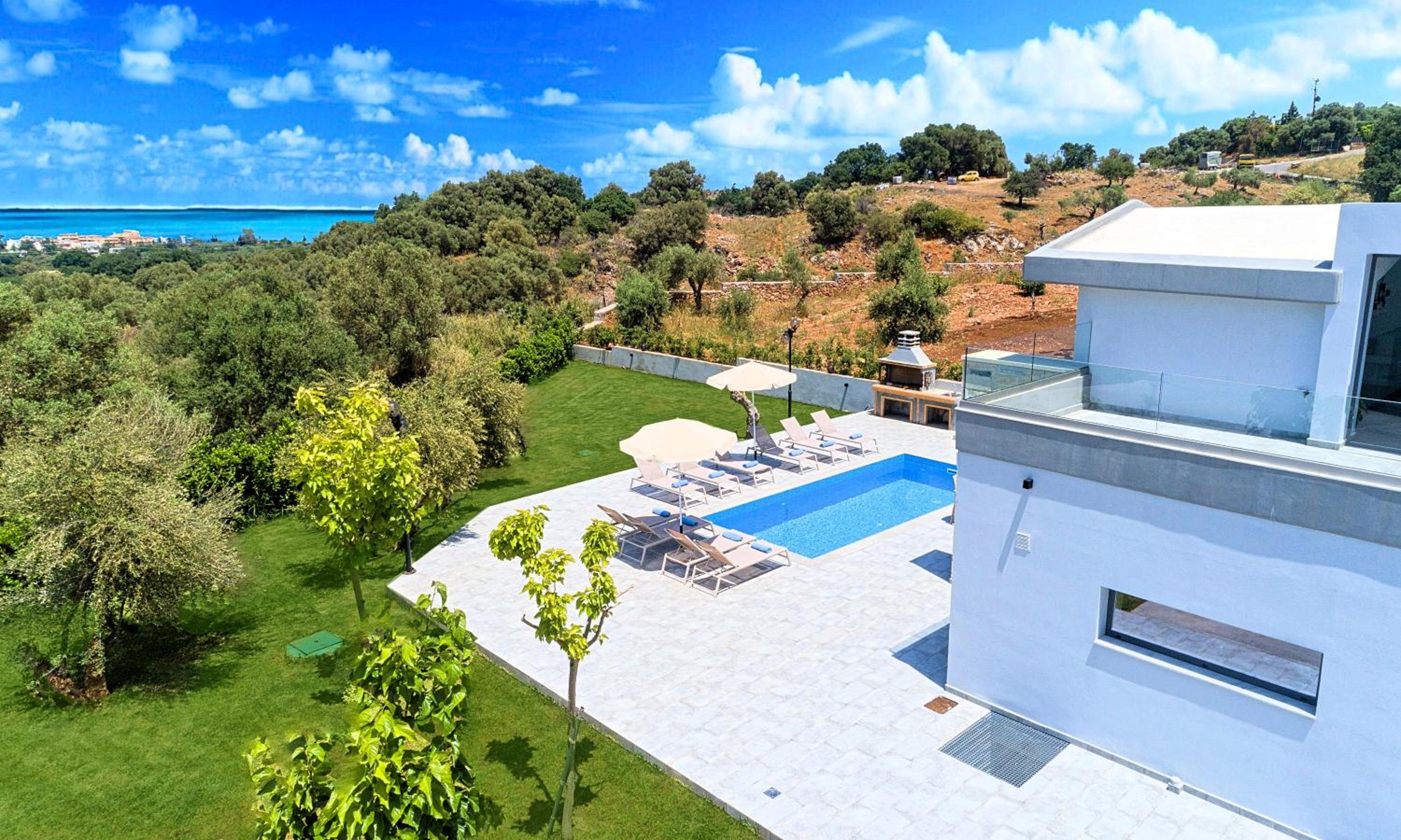 Superior Villa photo 2
