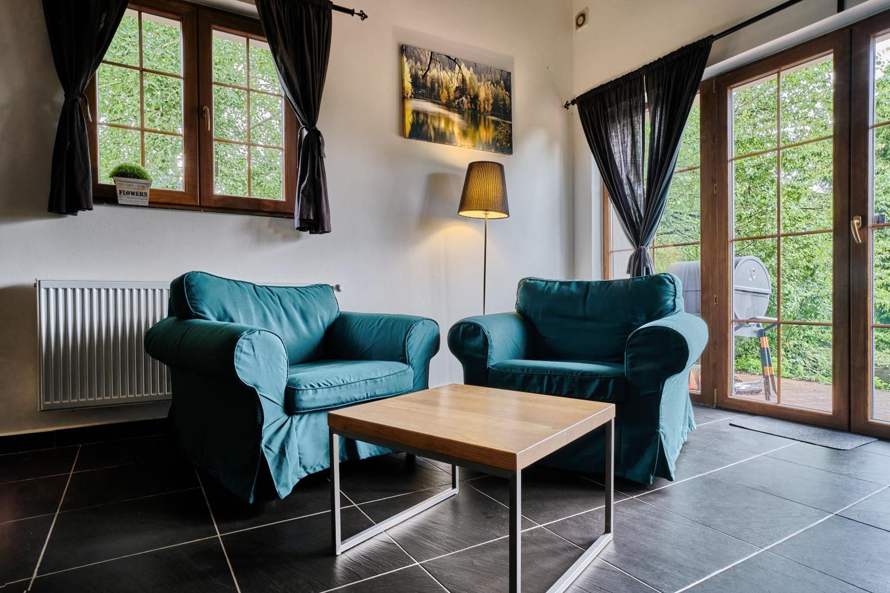 Seven-Bedroom House photo 1