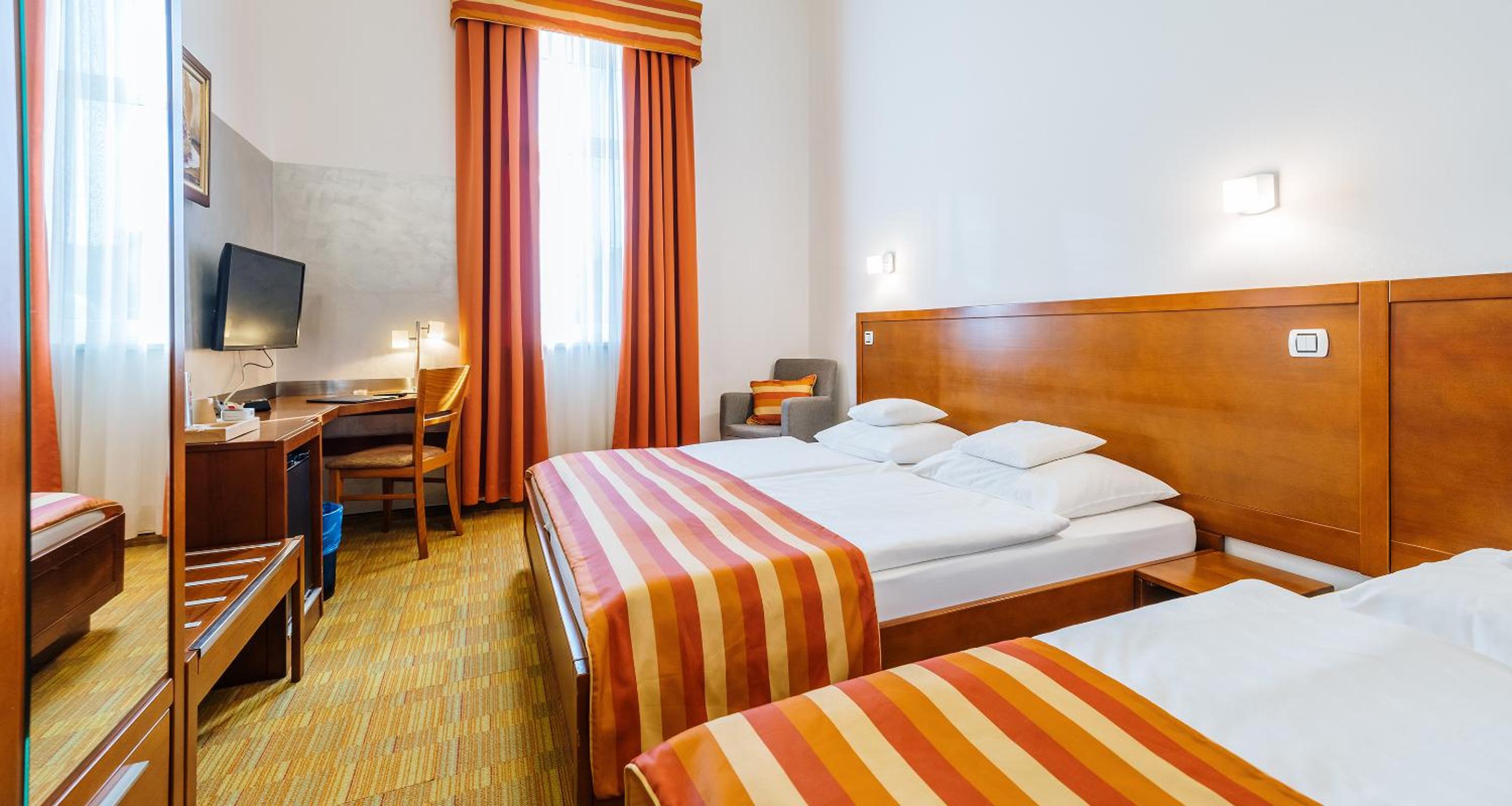Comfort Triple Room - Photo 1