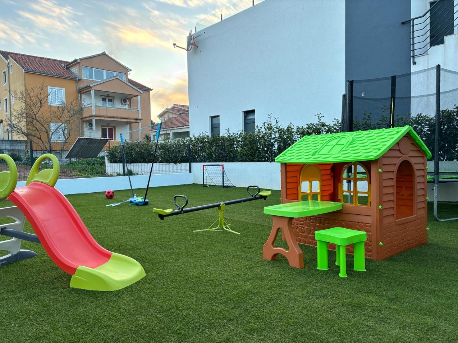 Villa photo 2