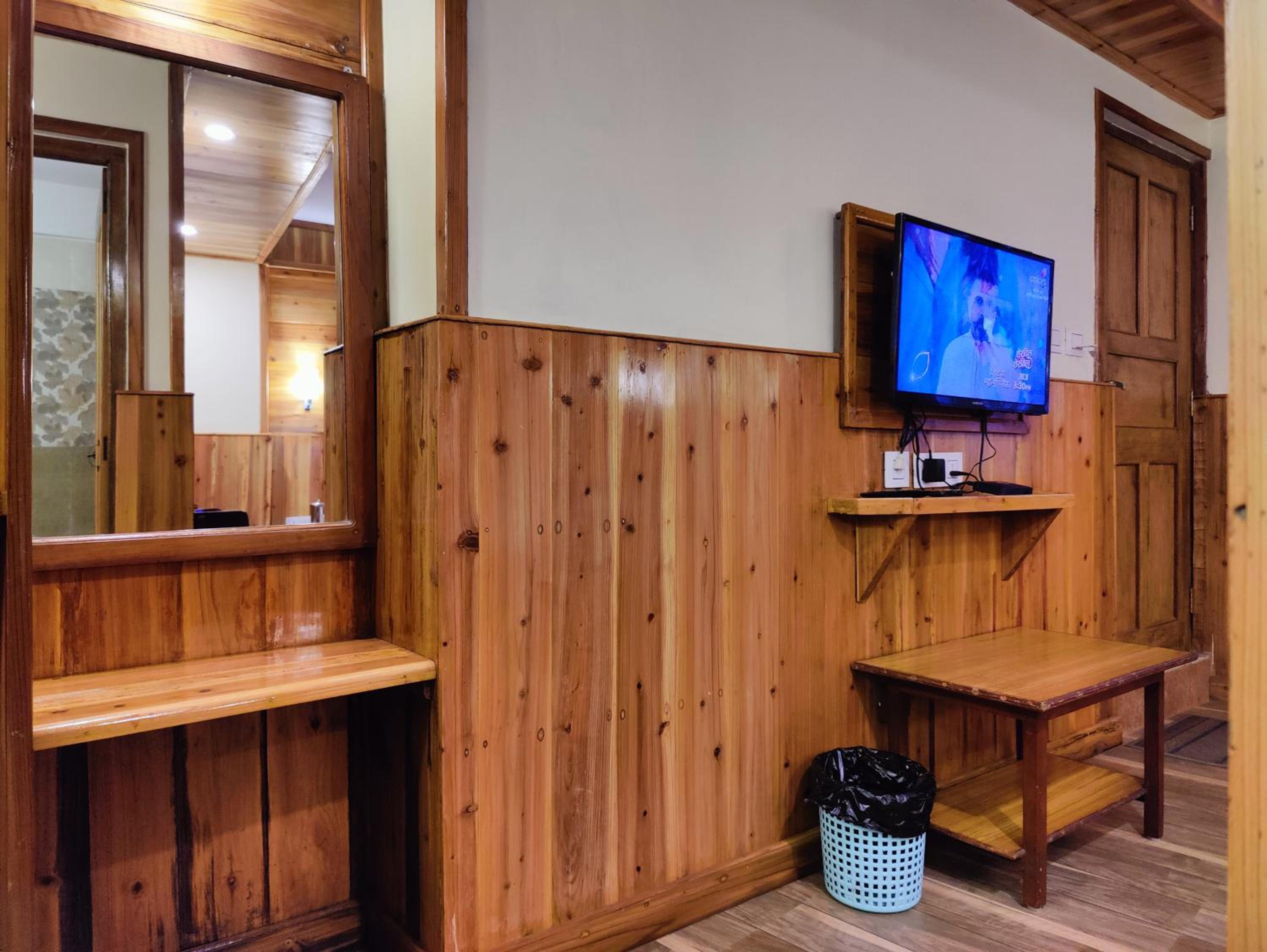 Superior King Room - Photo 10