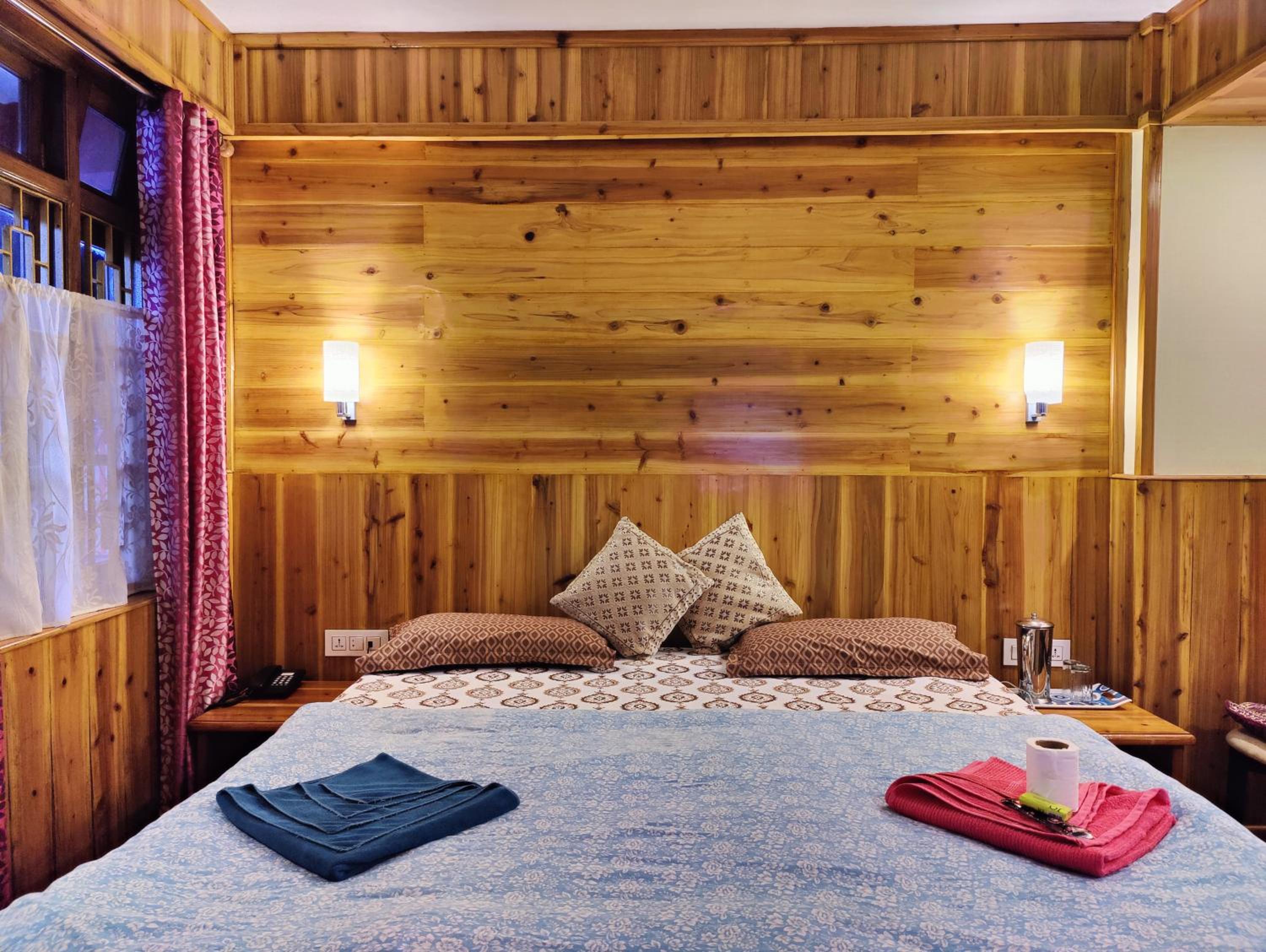 Superior King Room - Photo 5