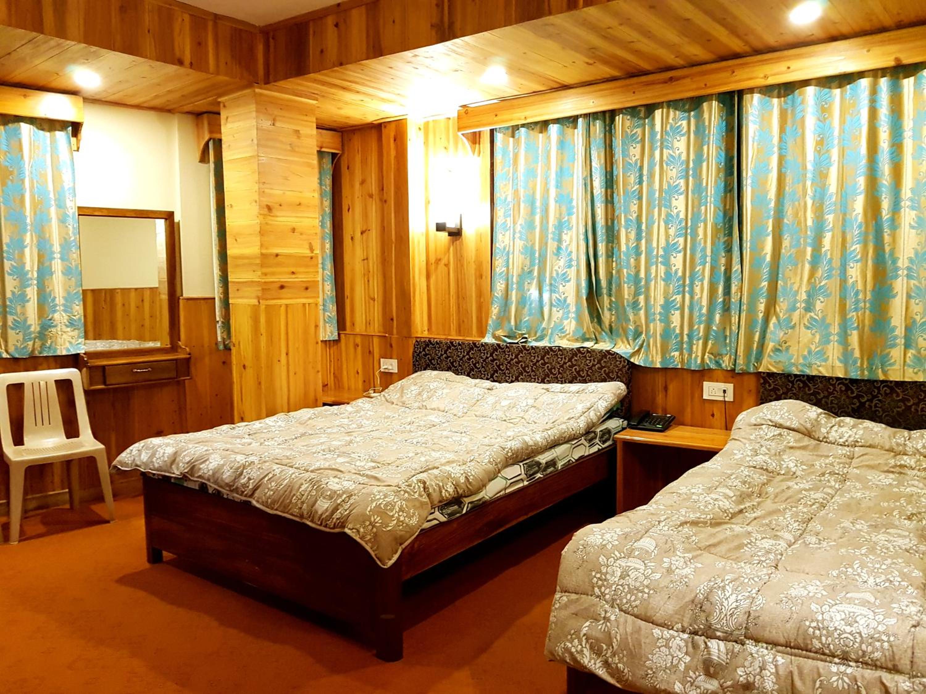 Deluxe Family Room - Photo 1