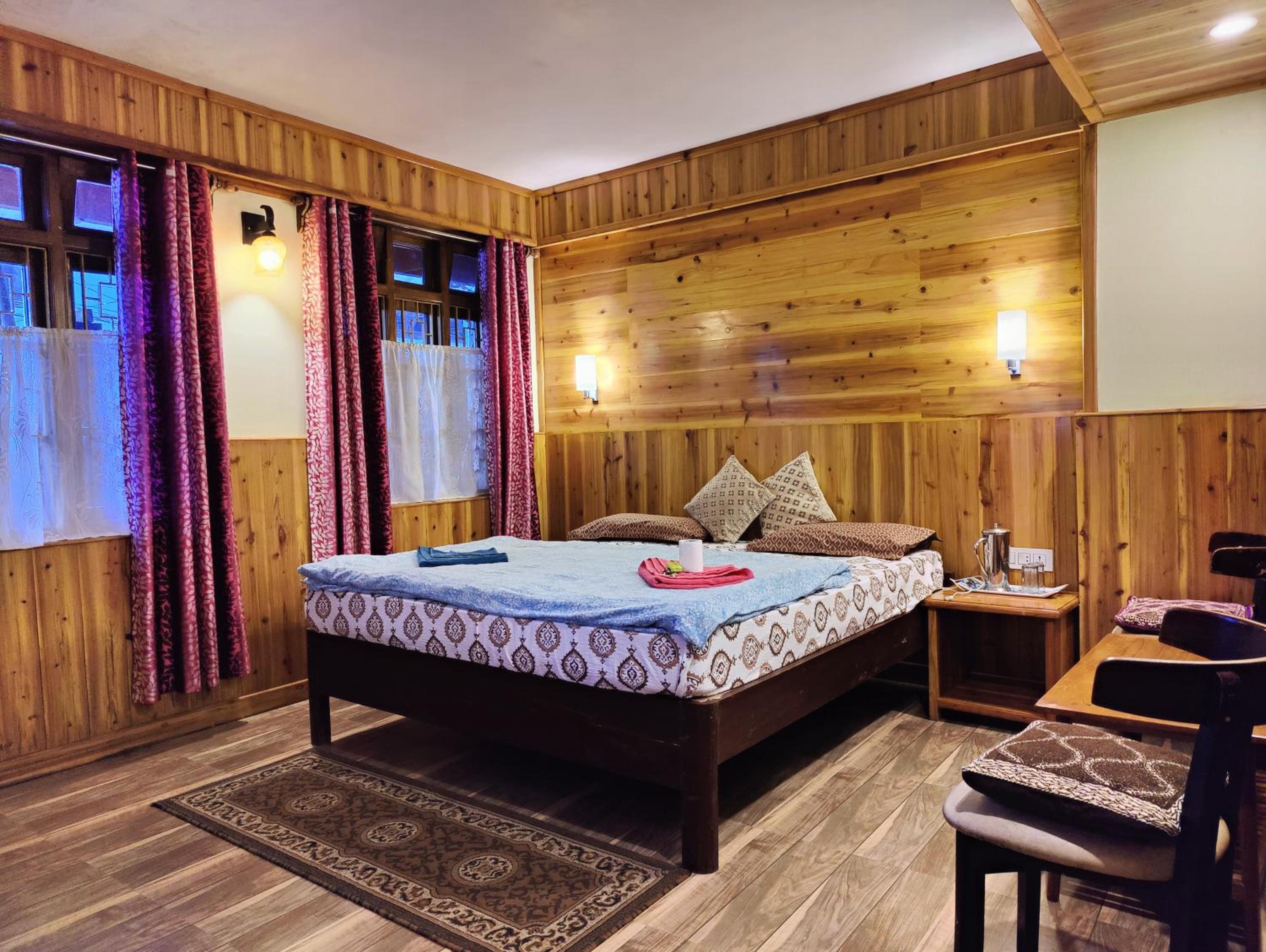 Superior King Room - Photo 2