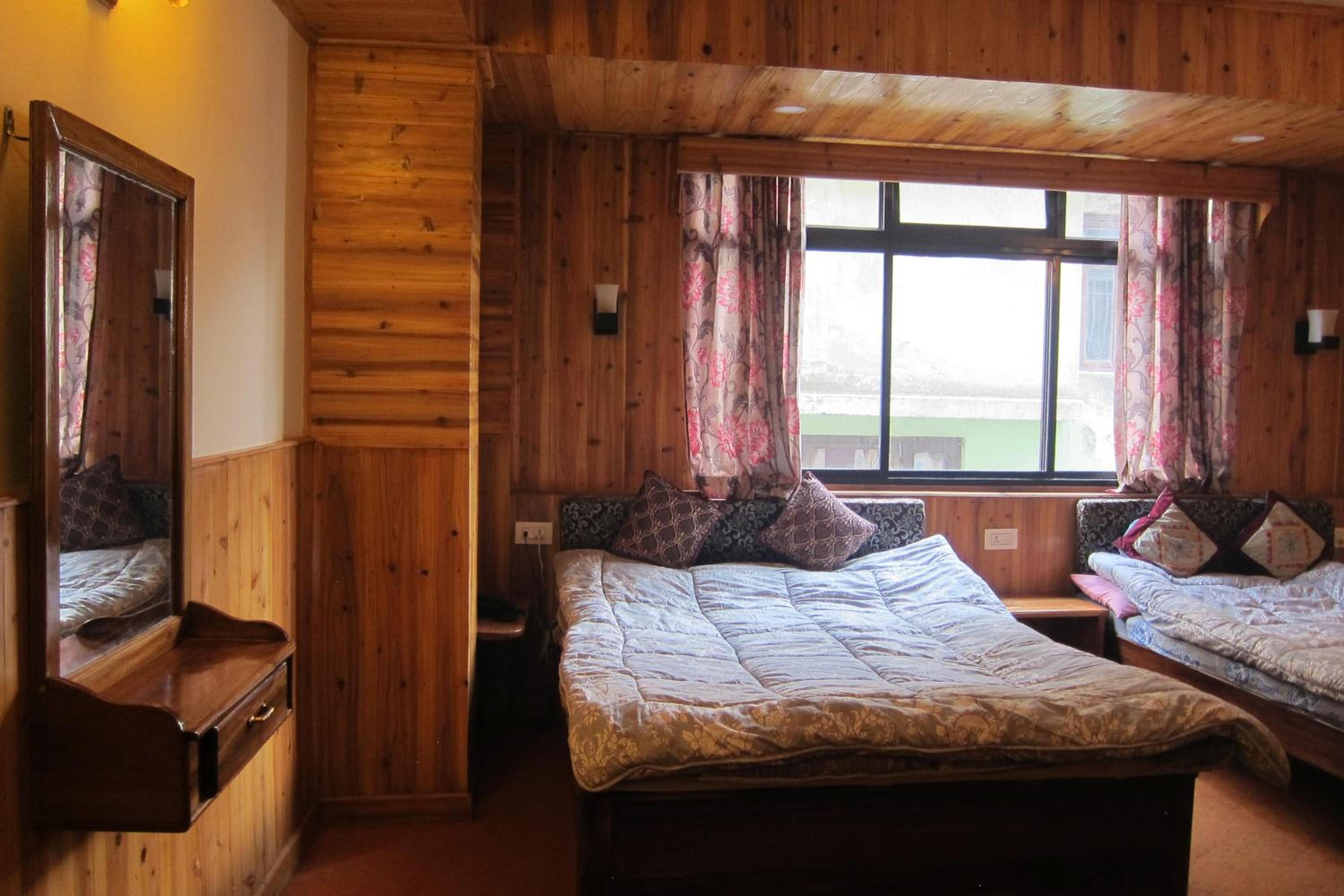 Deluxe Family Room - Photo 6