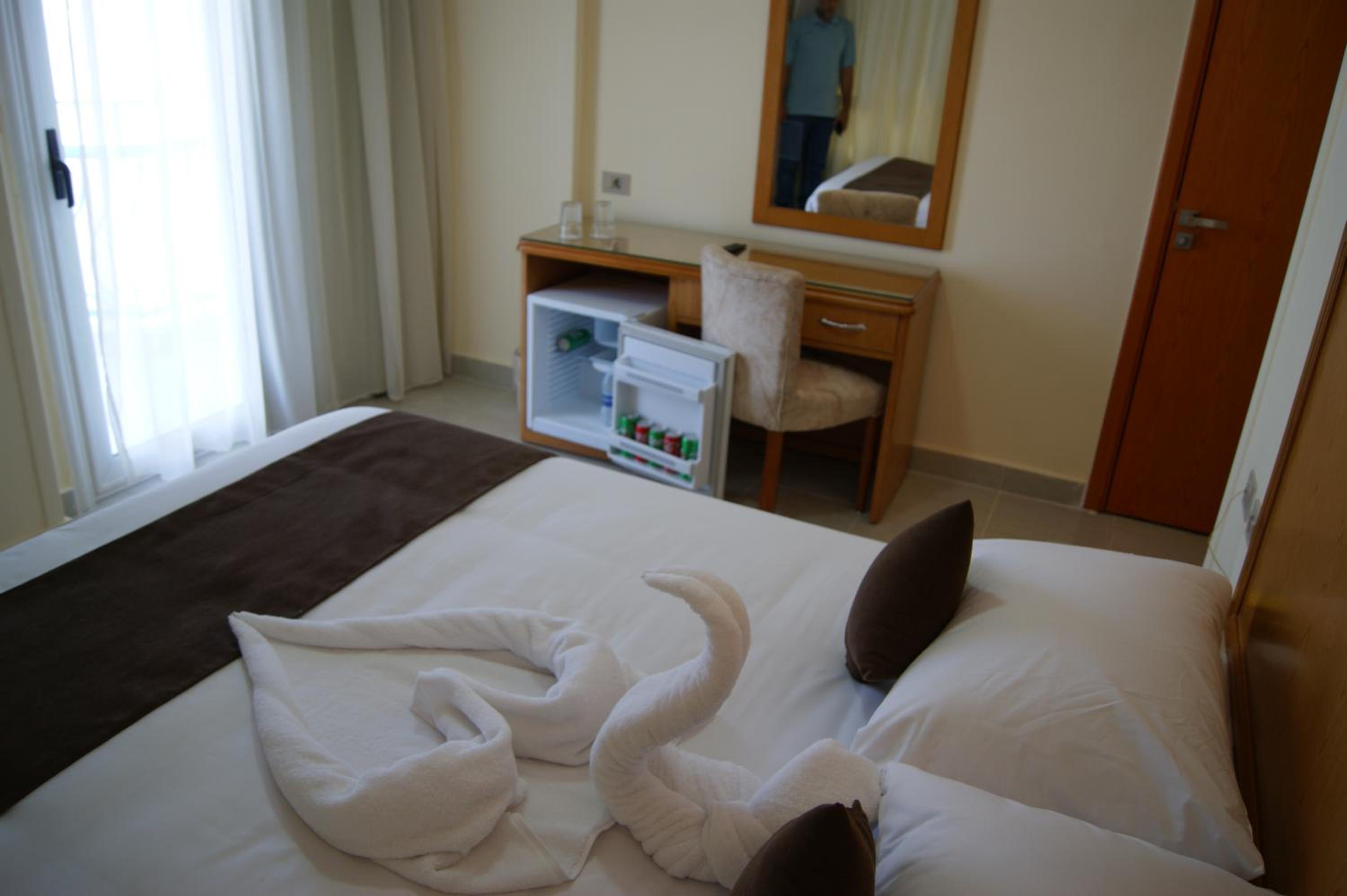 Economy Double Room - Photo 12
