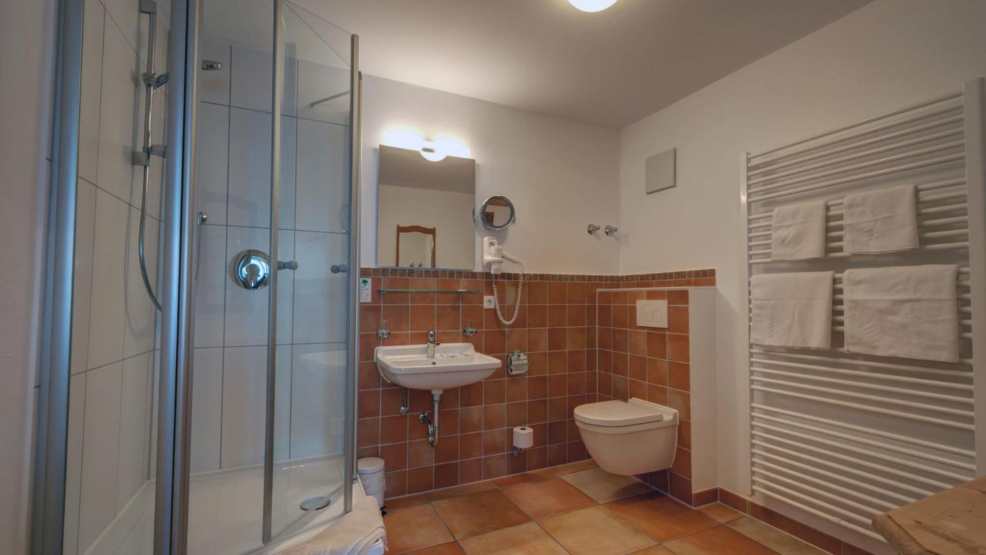 Quadruple Room - Photo 5