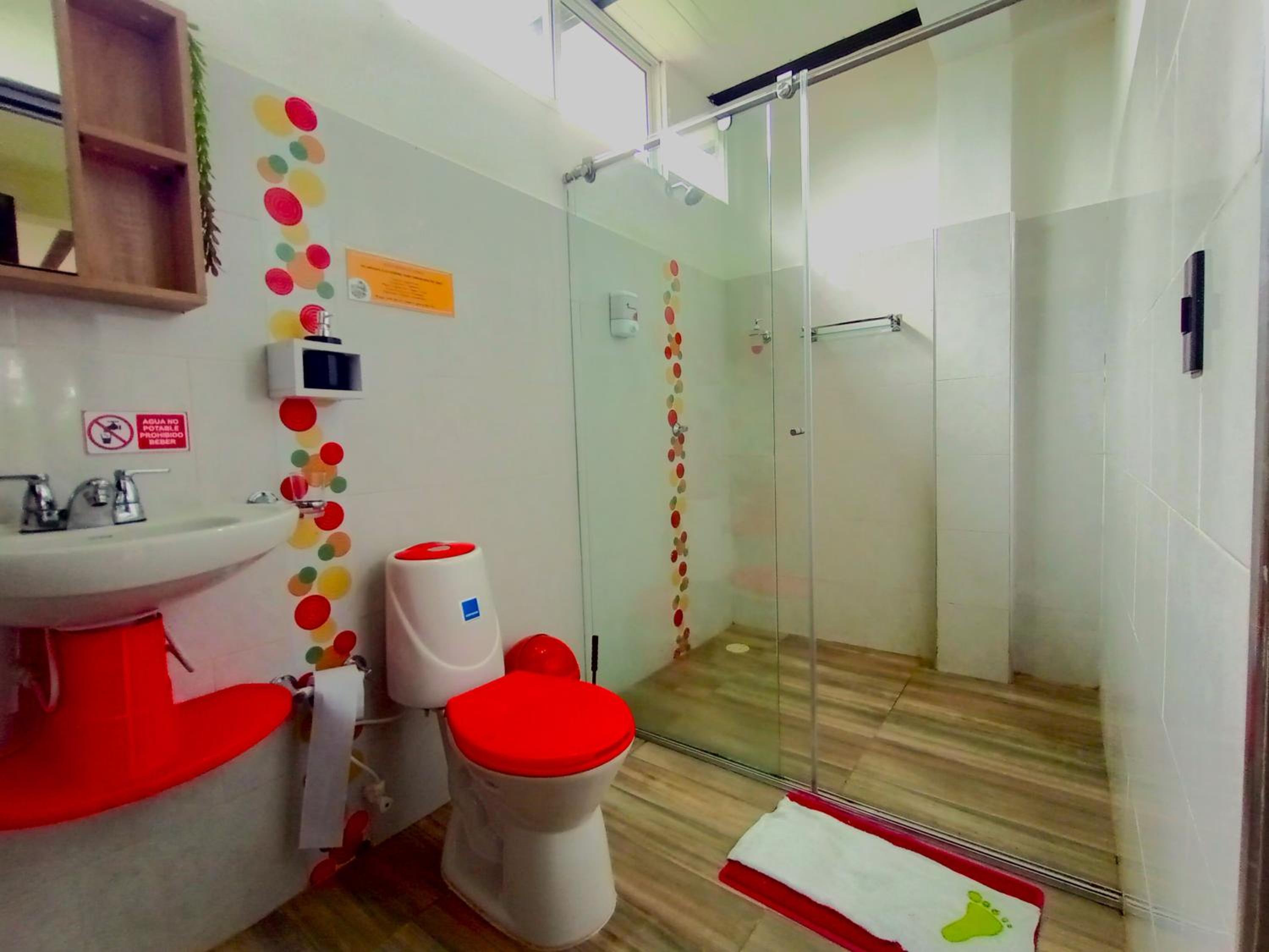 Family Room with Private Bathroom photo 3