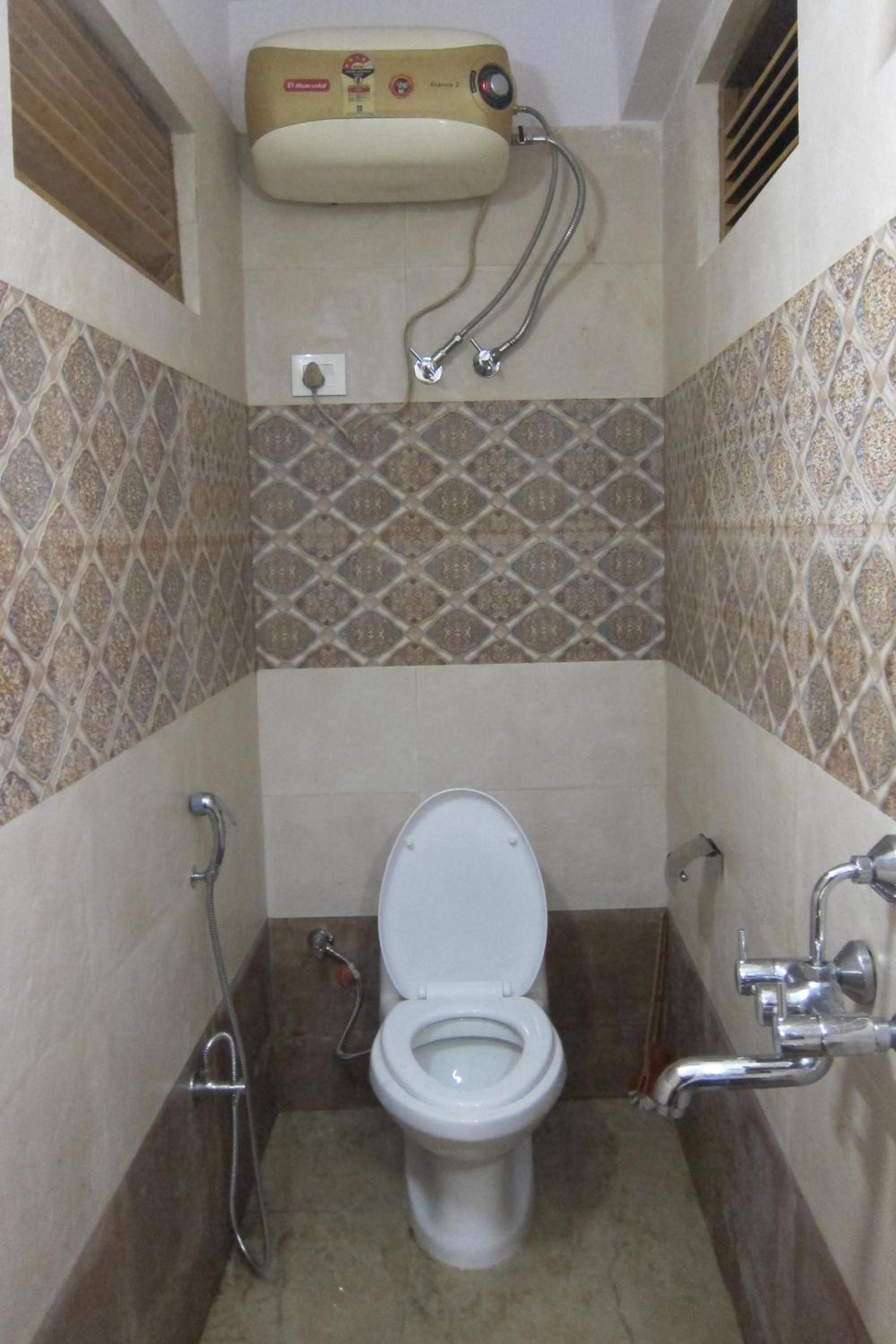 Budget Double Room - Photo 2