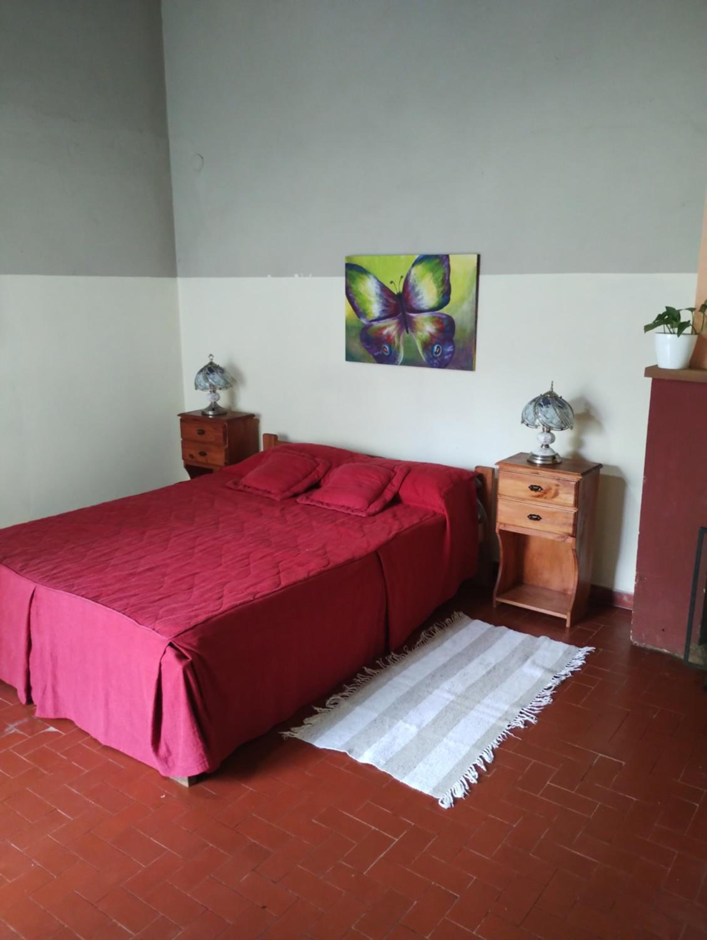Five-Bedroom House photo 1