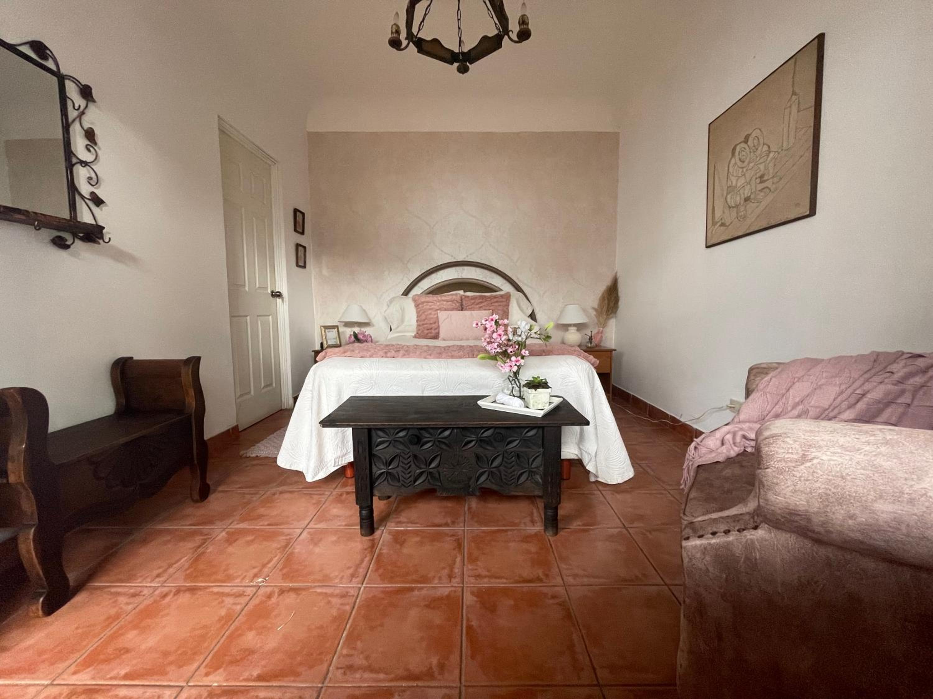 Standard Double Room With Shared Bathroom