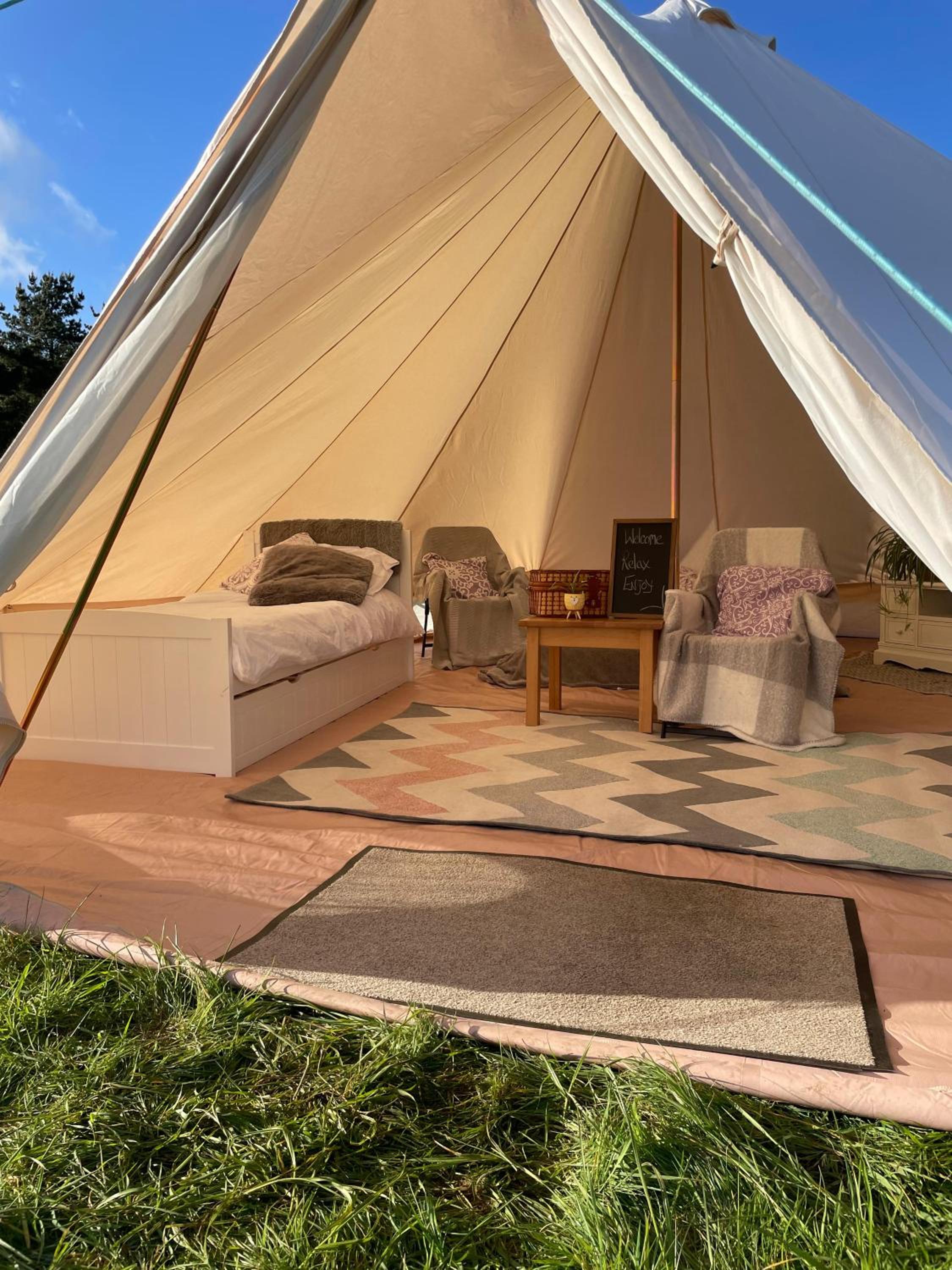 Bessie, Fully Furnished Tent photo 3