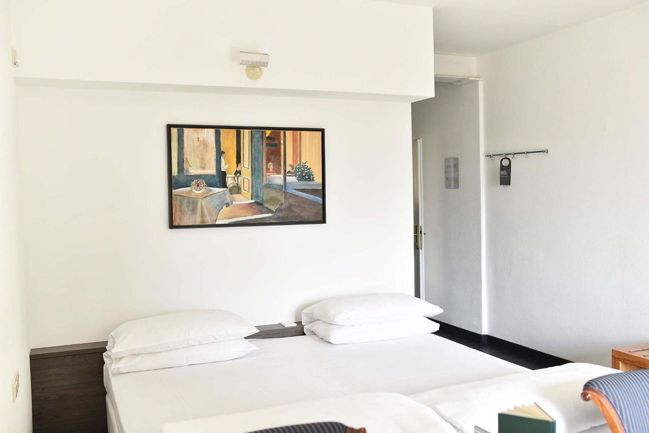 Standard Double or Twin Room - Photo 1