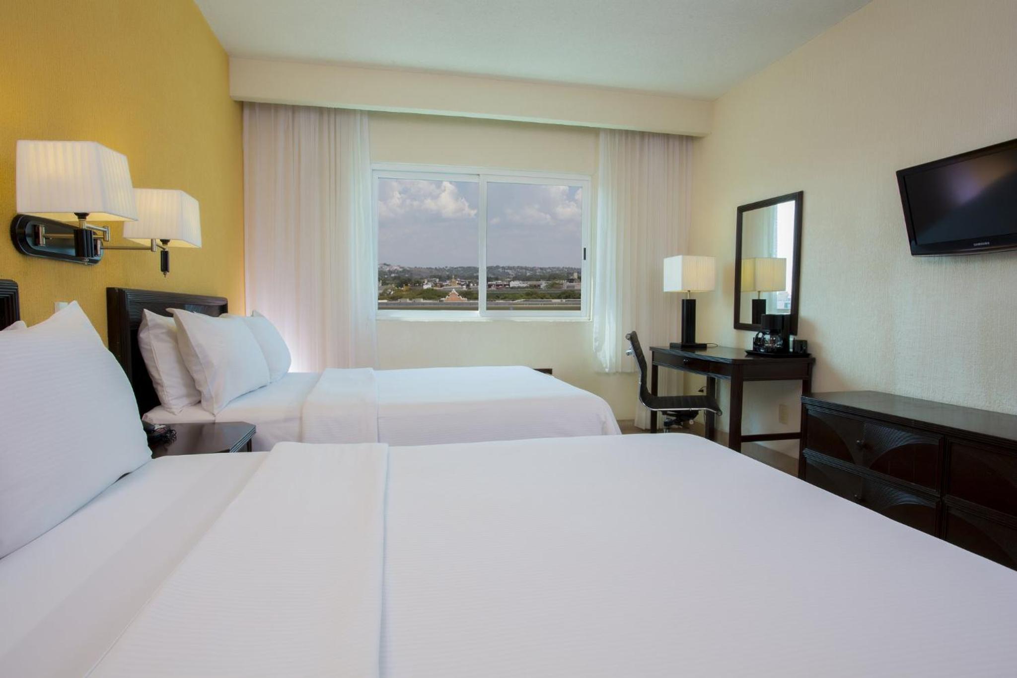 Standard King Room photo 2