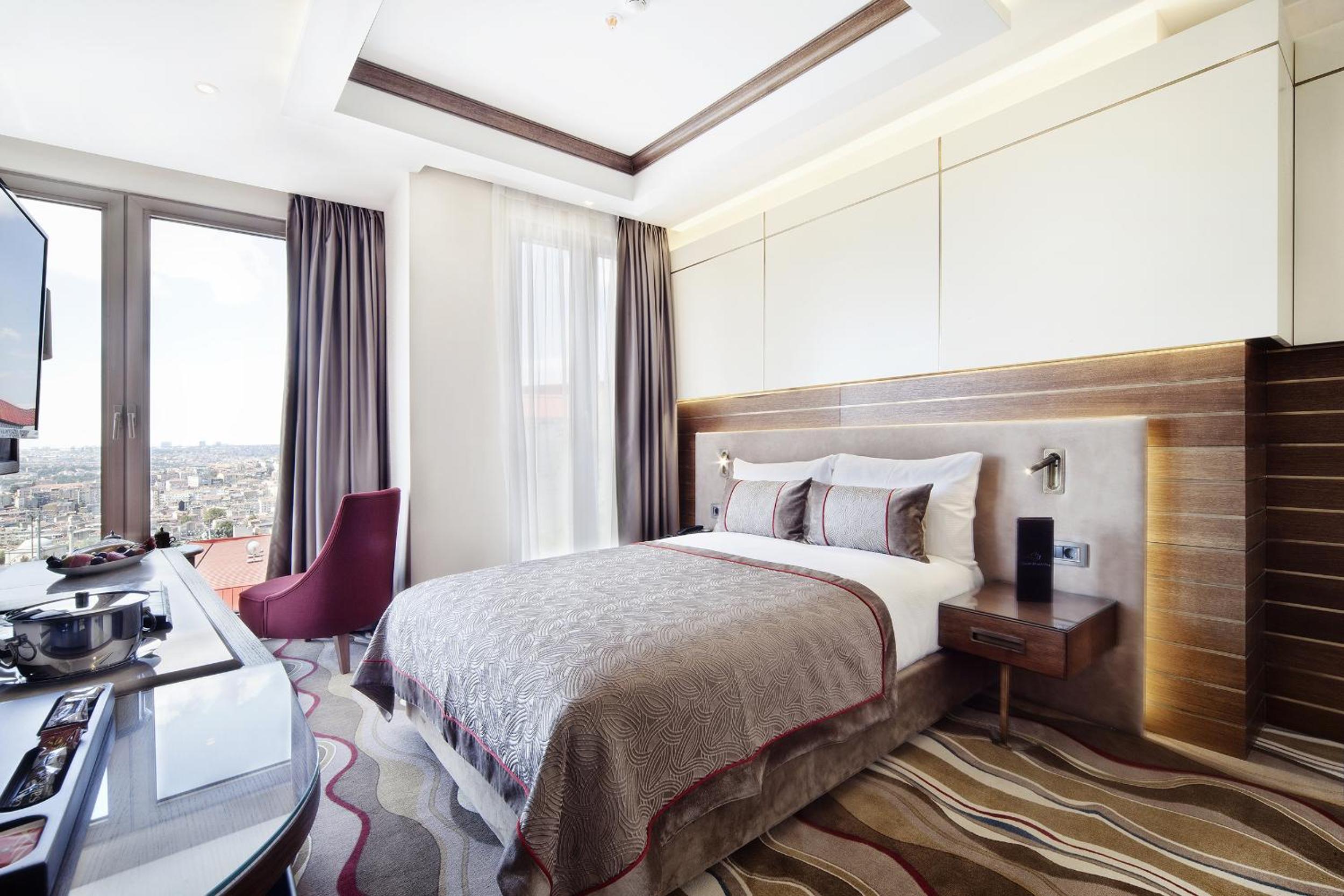 Deluxe Room with Golden Horn View photo 1