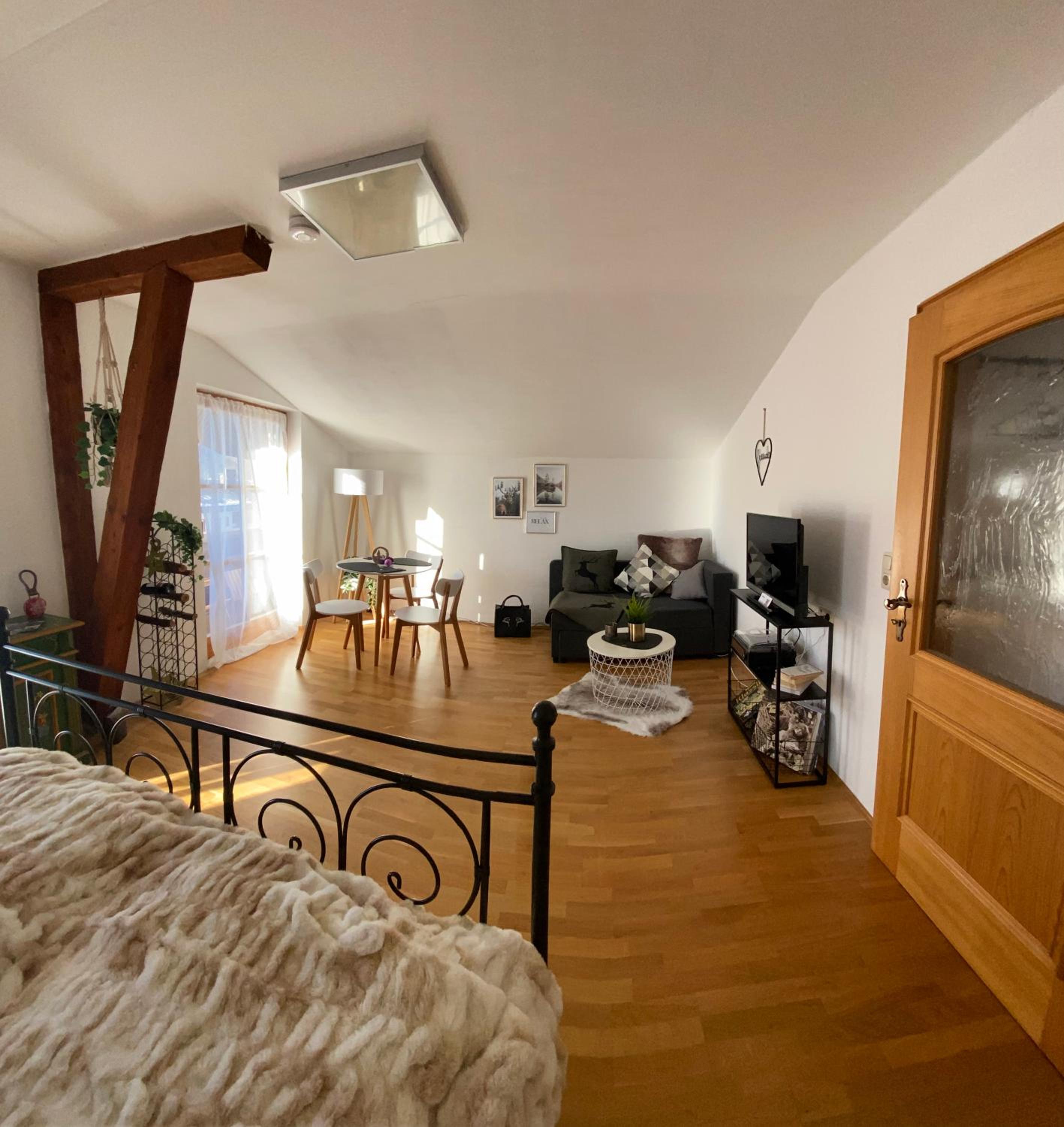 One-Bedroom Apartment photo 1