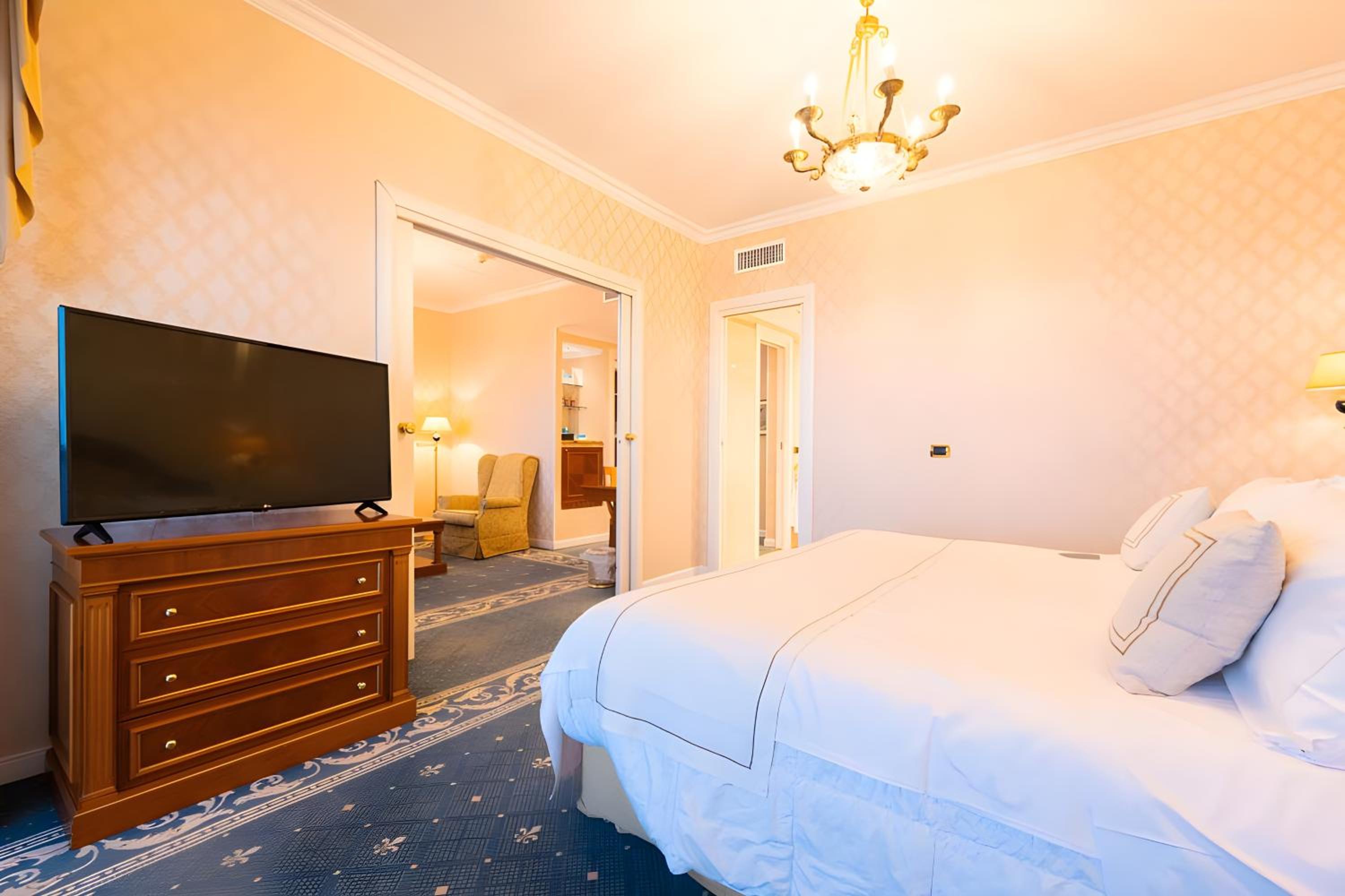 King Suite - Photo 4