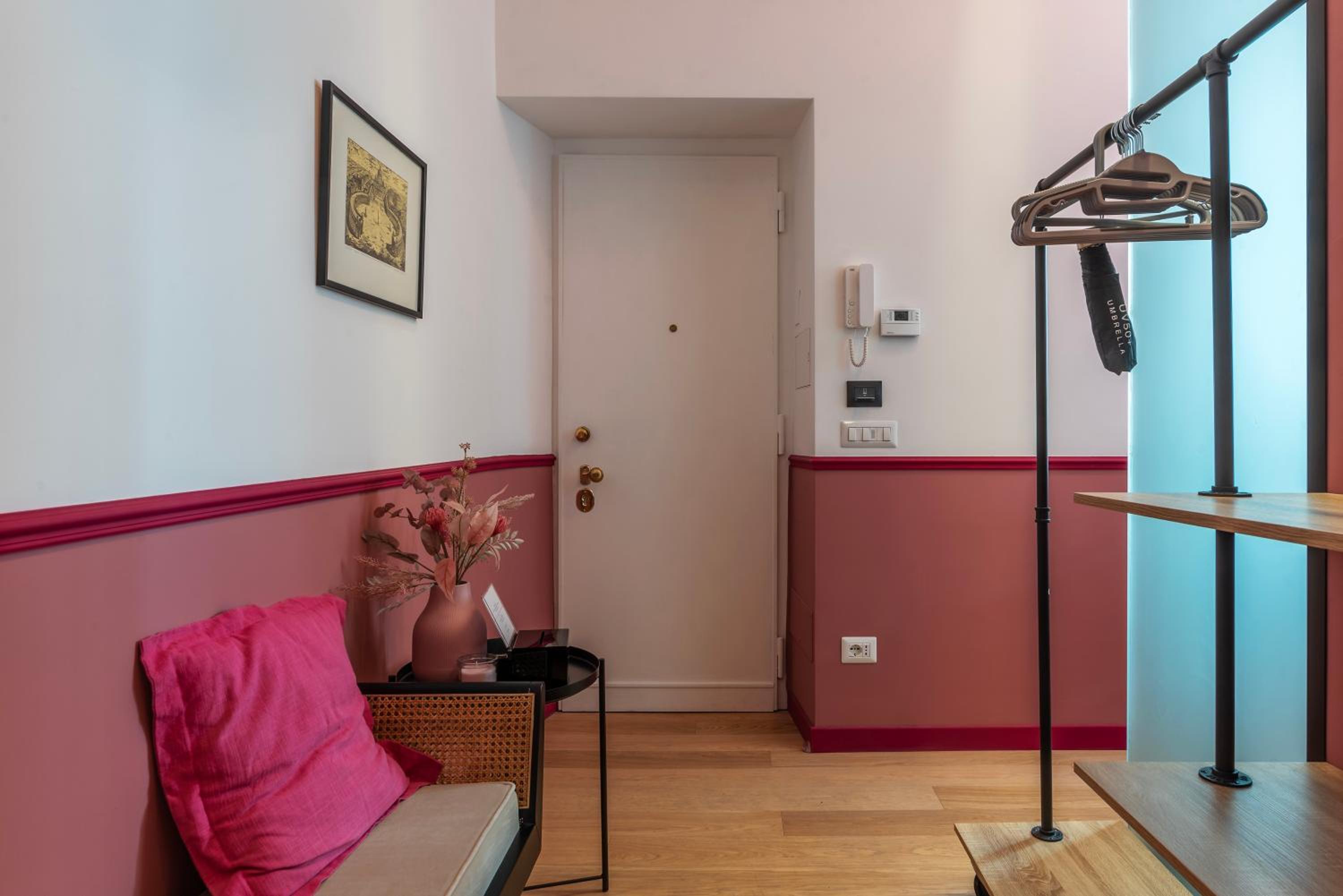 One-Bedroom Apartment photo 3